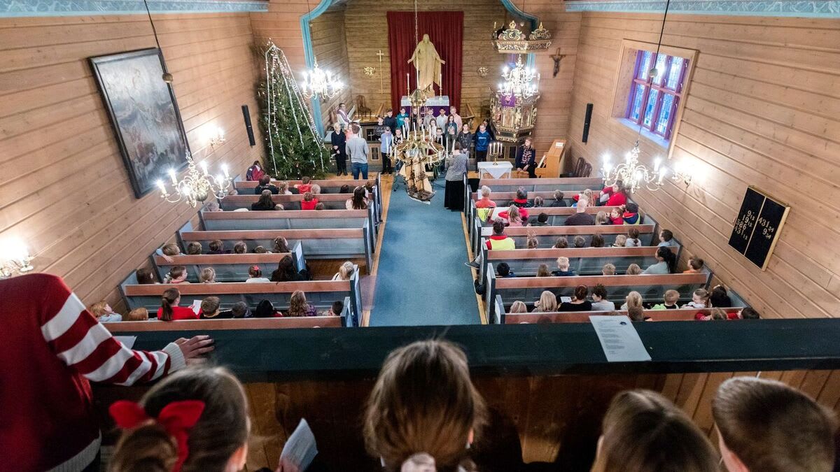 KrF vil pålegge skolene å tilby skolegudstjeneste