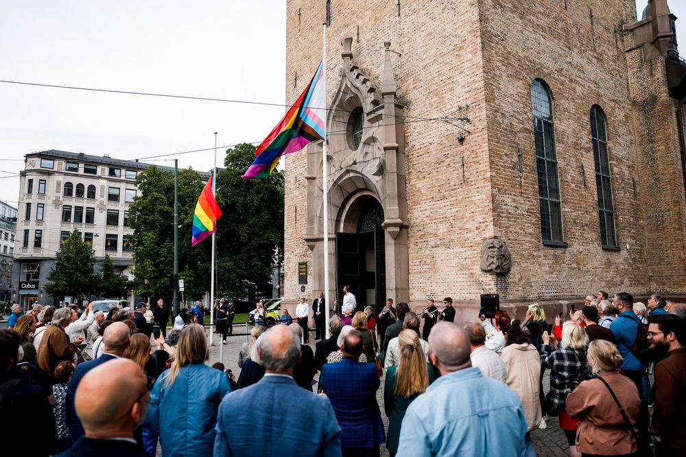 Skeive samles på pub når Kirken ber om unnskyldning i historisk seremoni