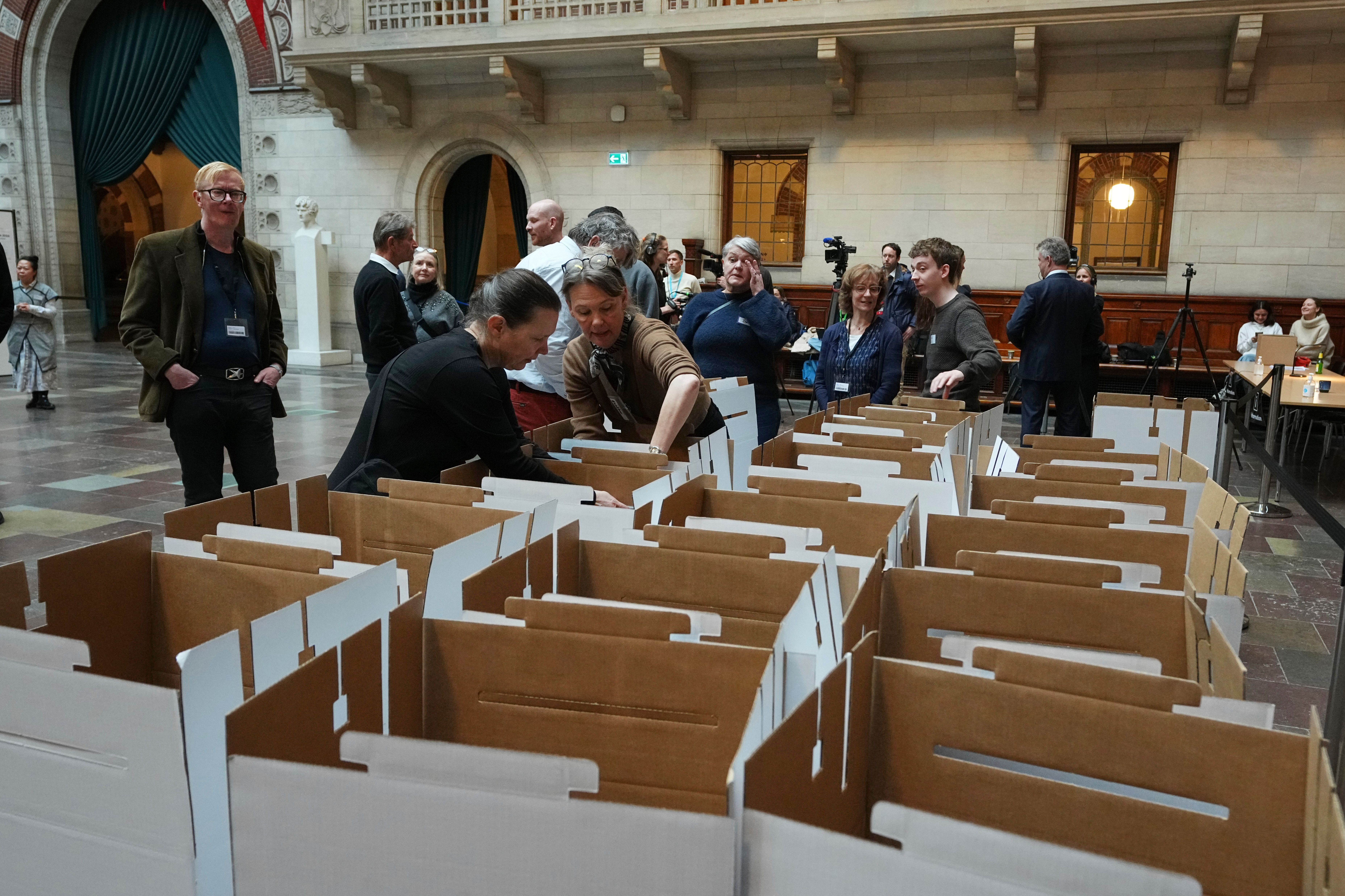 Valglokalene i Danmark har &aring;pnet