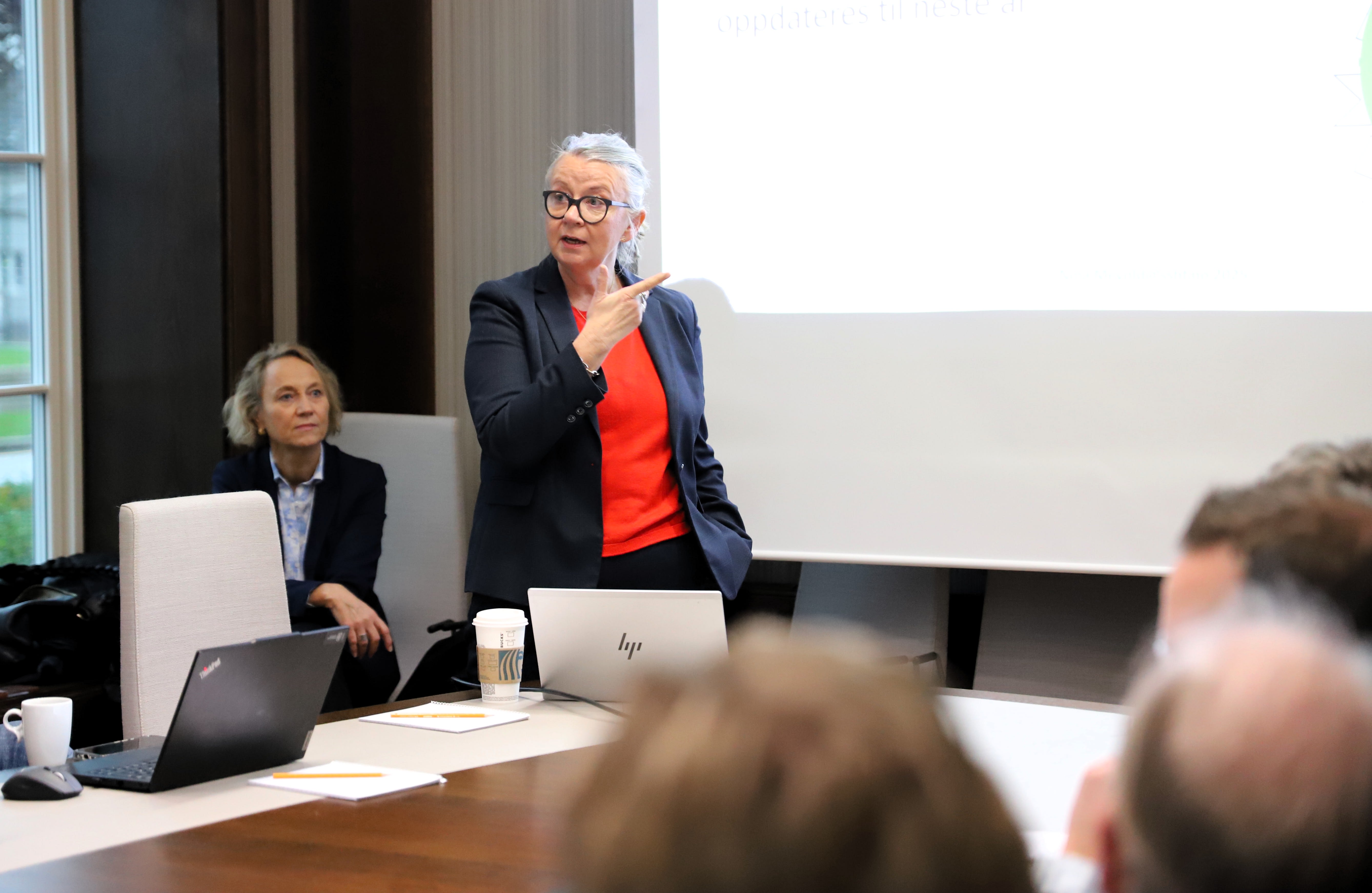 Syke­hus­direk­tøren: Må forbe­redt på et «vold­somt» press