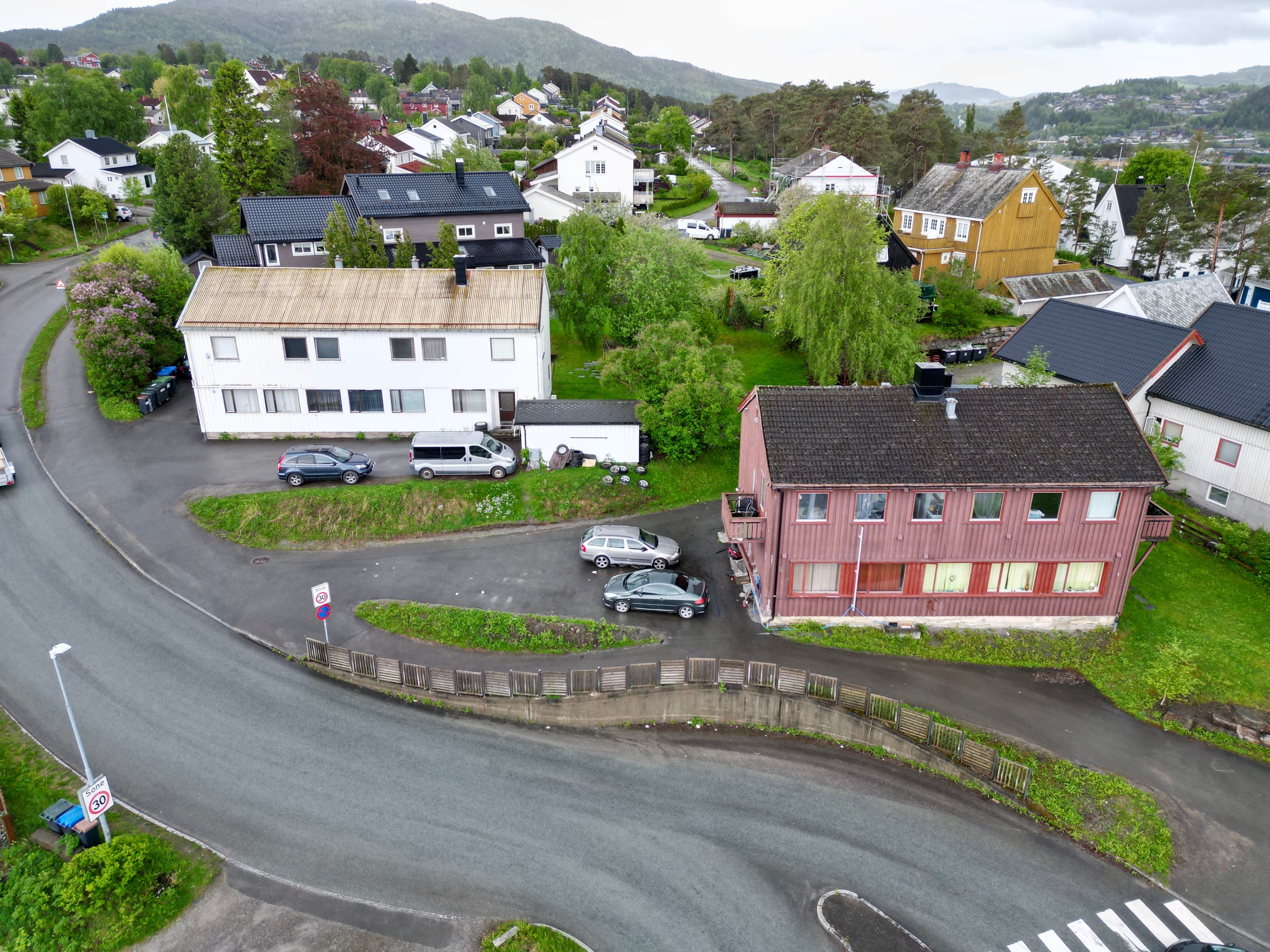 Kastet stein på hus - steinkjer24.no