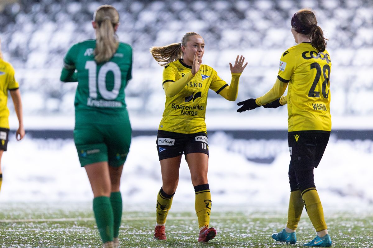 Her feirer de årets første Start-scoring