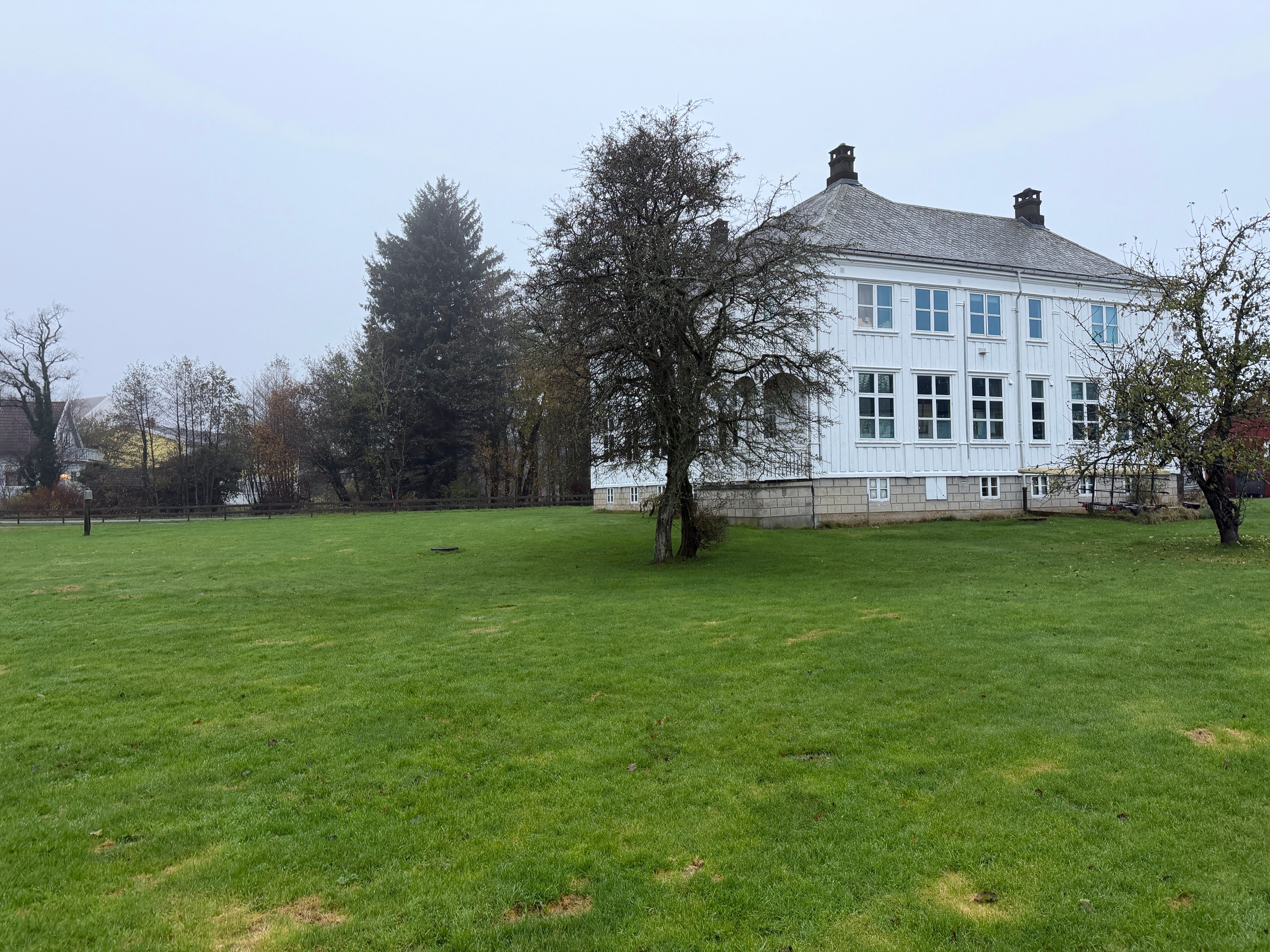 «Det virker som om vi kunst­nere og kommune­admi­nistra­sjonen sitter på hver vår planet og ser kostnader og mulig­heter i denne saken»