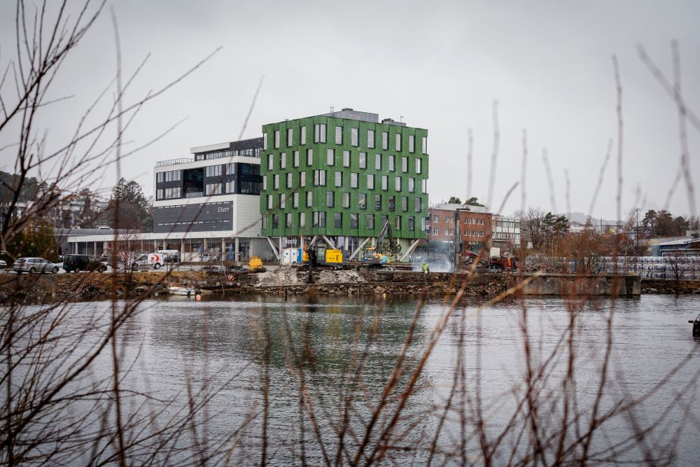 Hvorfor må disse kontor­byggene plasseres i strand­kanten?