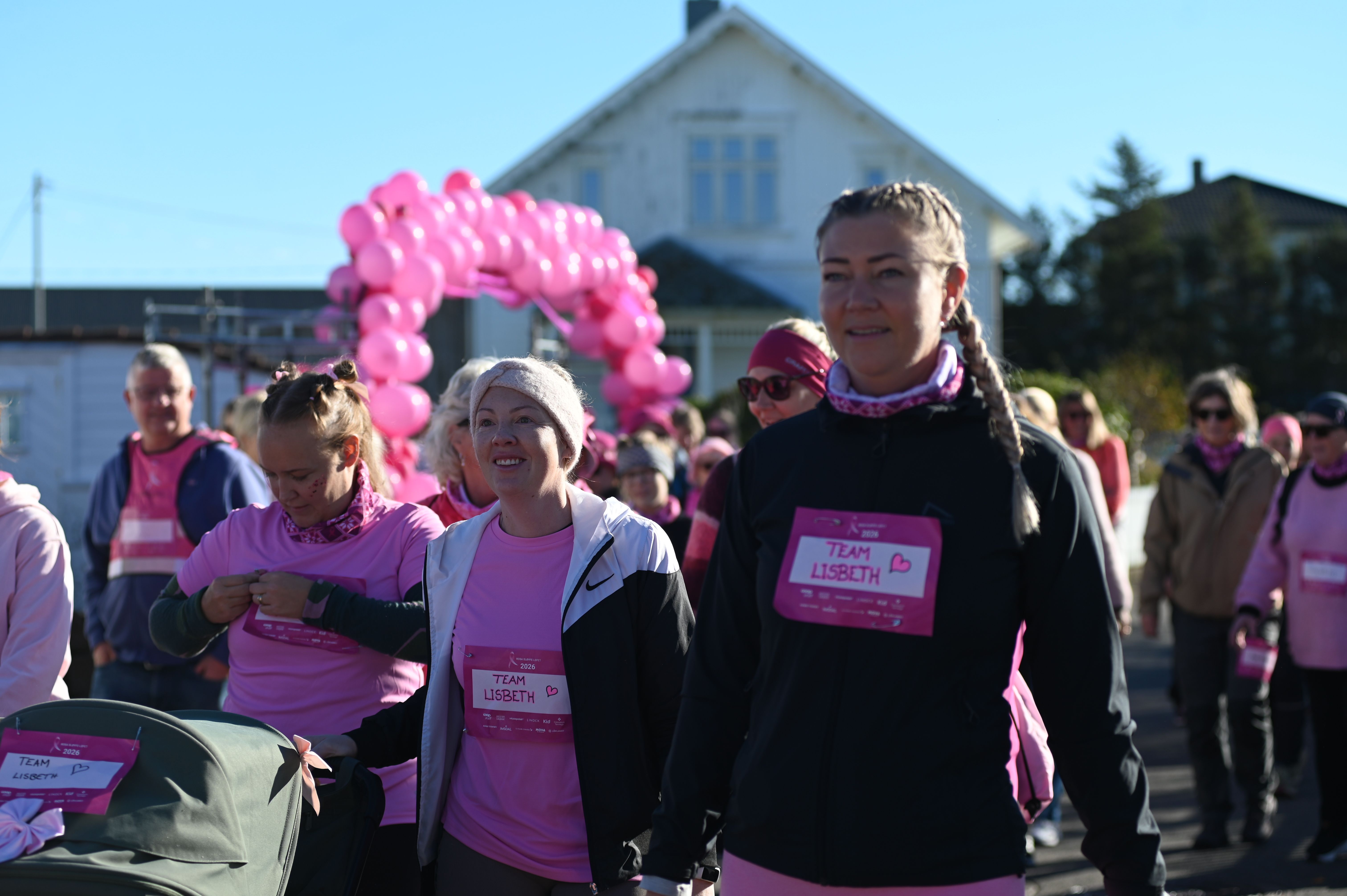 Farget Borhaug rosa - og samlet inn 100.000 kroner