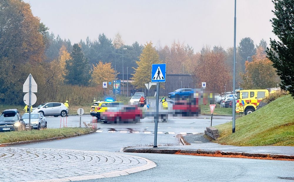 En person sendt til sykehus etter kollisjon i Trondheim