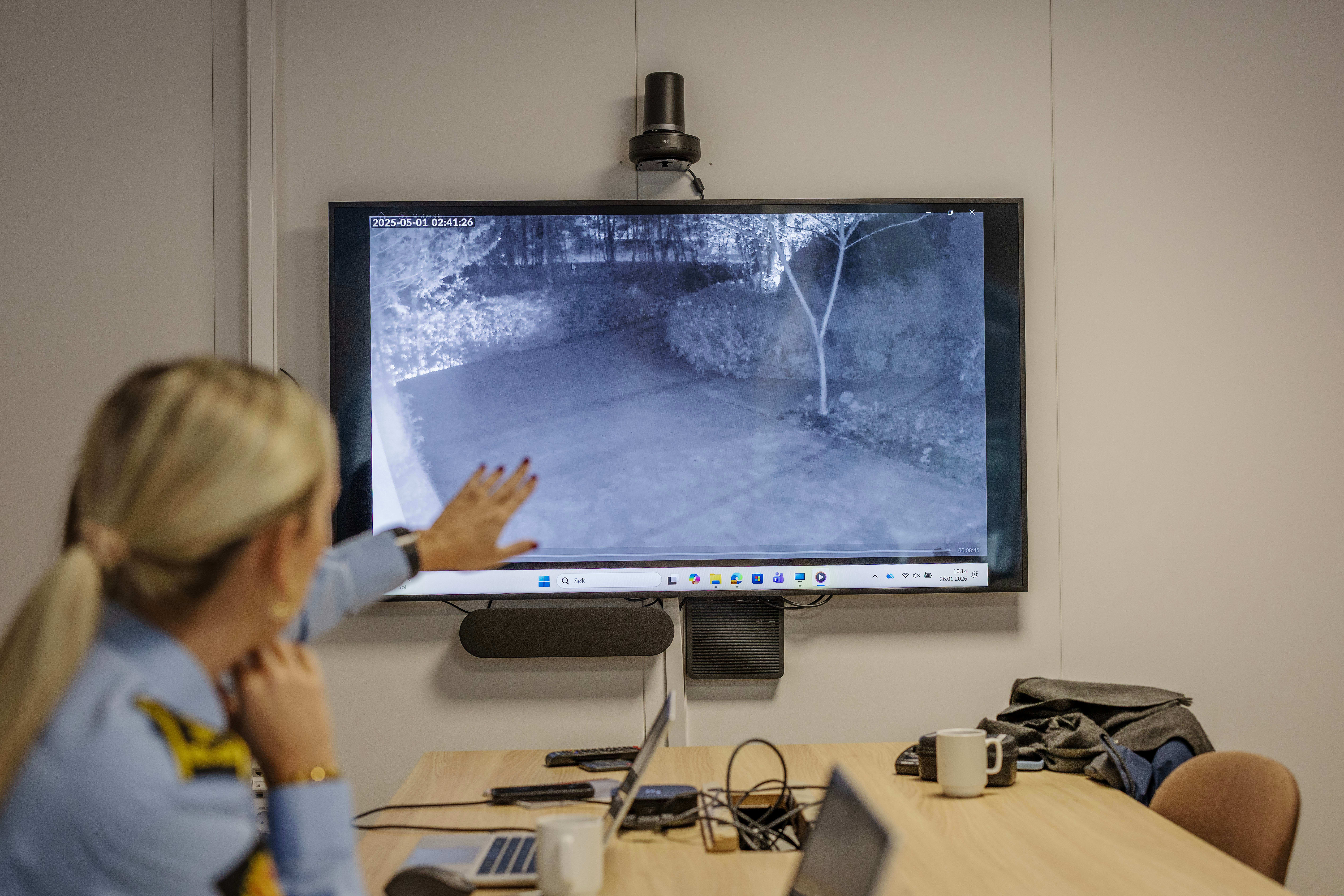 Jakter ukjent gjerningsmann. Politiet ber folk sjekke telefonen sin.