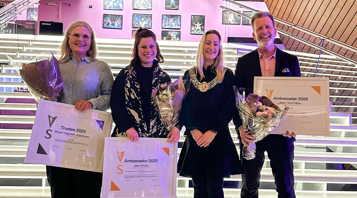 Arrangerte årlig middag. Disse fikk priser.