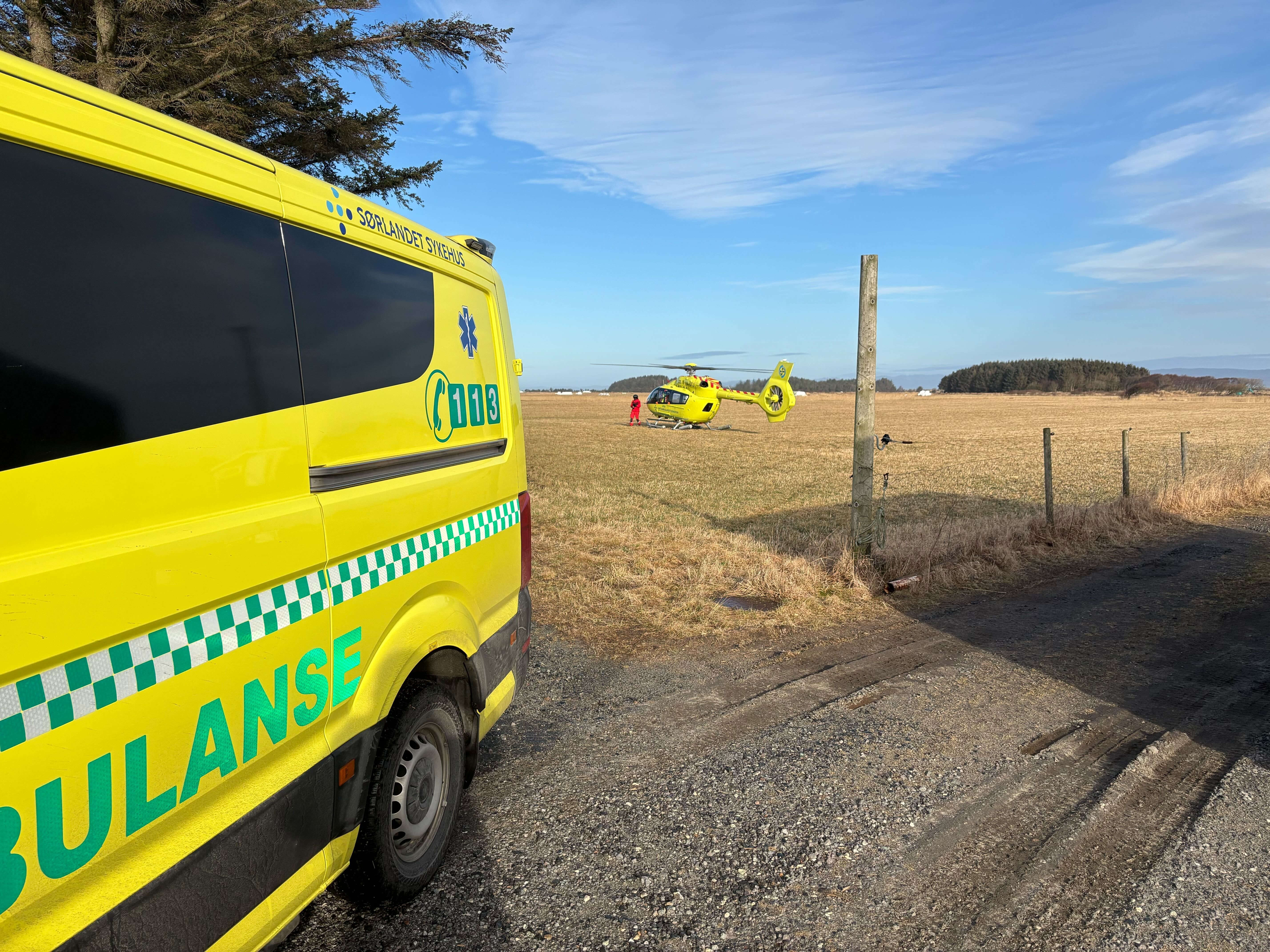 Til sykehus i luftambulanse etter klemulykke på gård