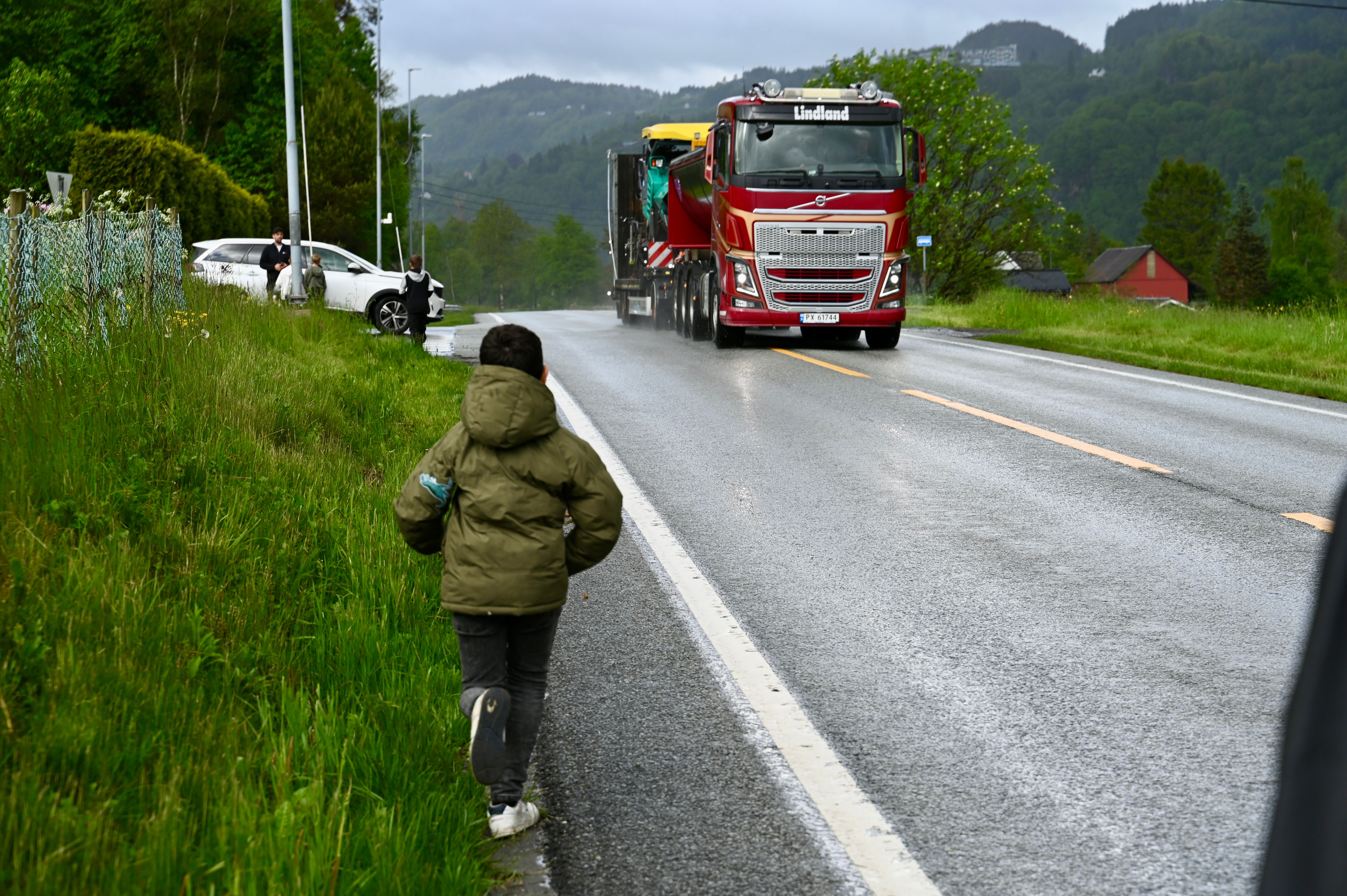 Skole­buss-saken løftes til fylkes­tinget