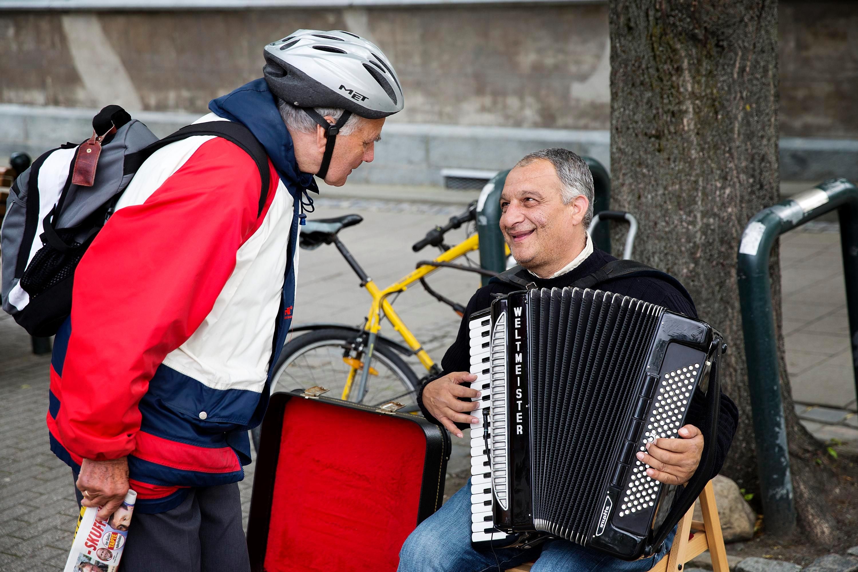 Politiet skal varsles om gatemusikk - adressa.no
