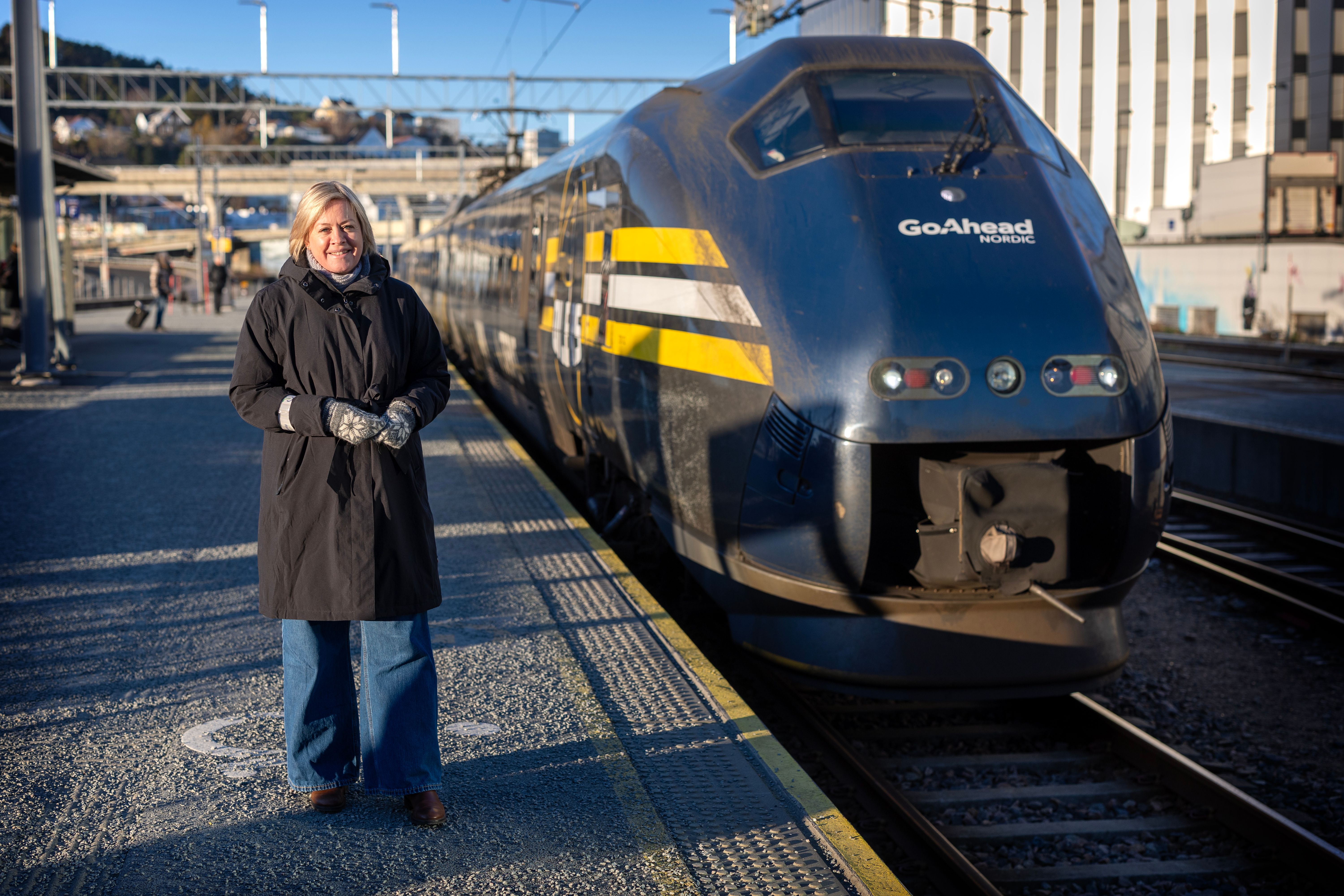 Passa­sjerene raser: Bente måtte kjøpe pendler­leilighet