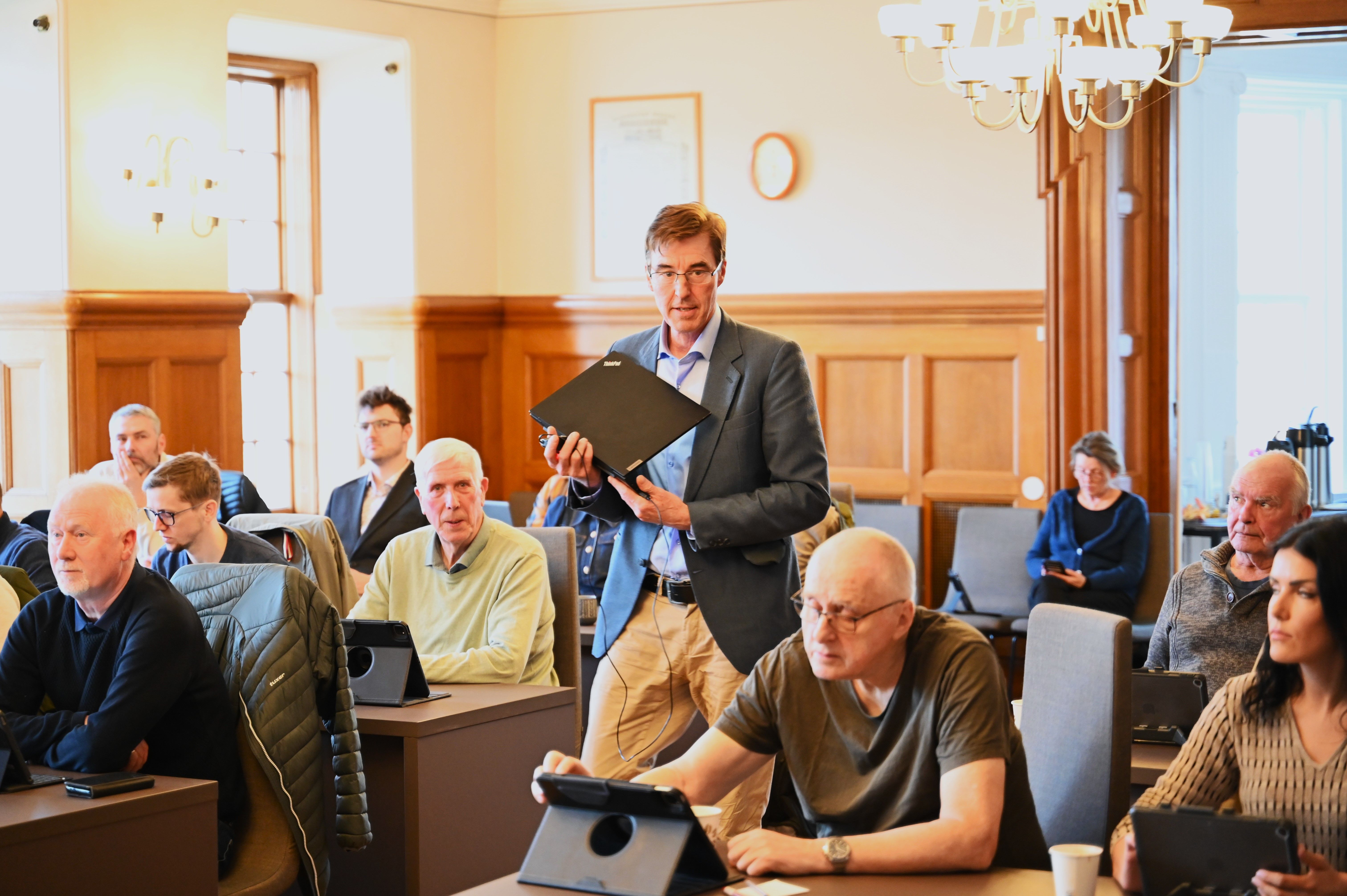 Seks nye år for kommune­direktøren