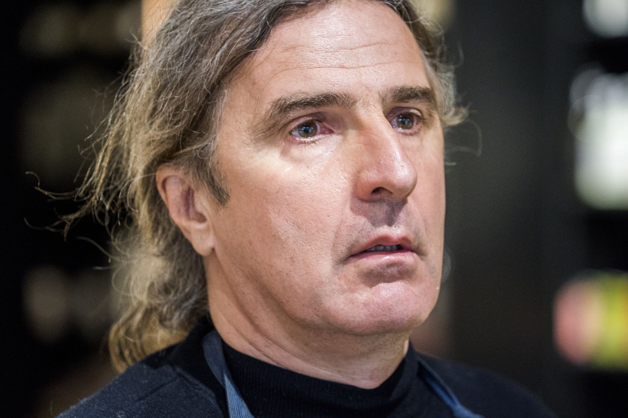 richard-satt-ved-siden-av-den-skadde-22-ringen-i-halvannen-time-etter