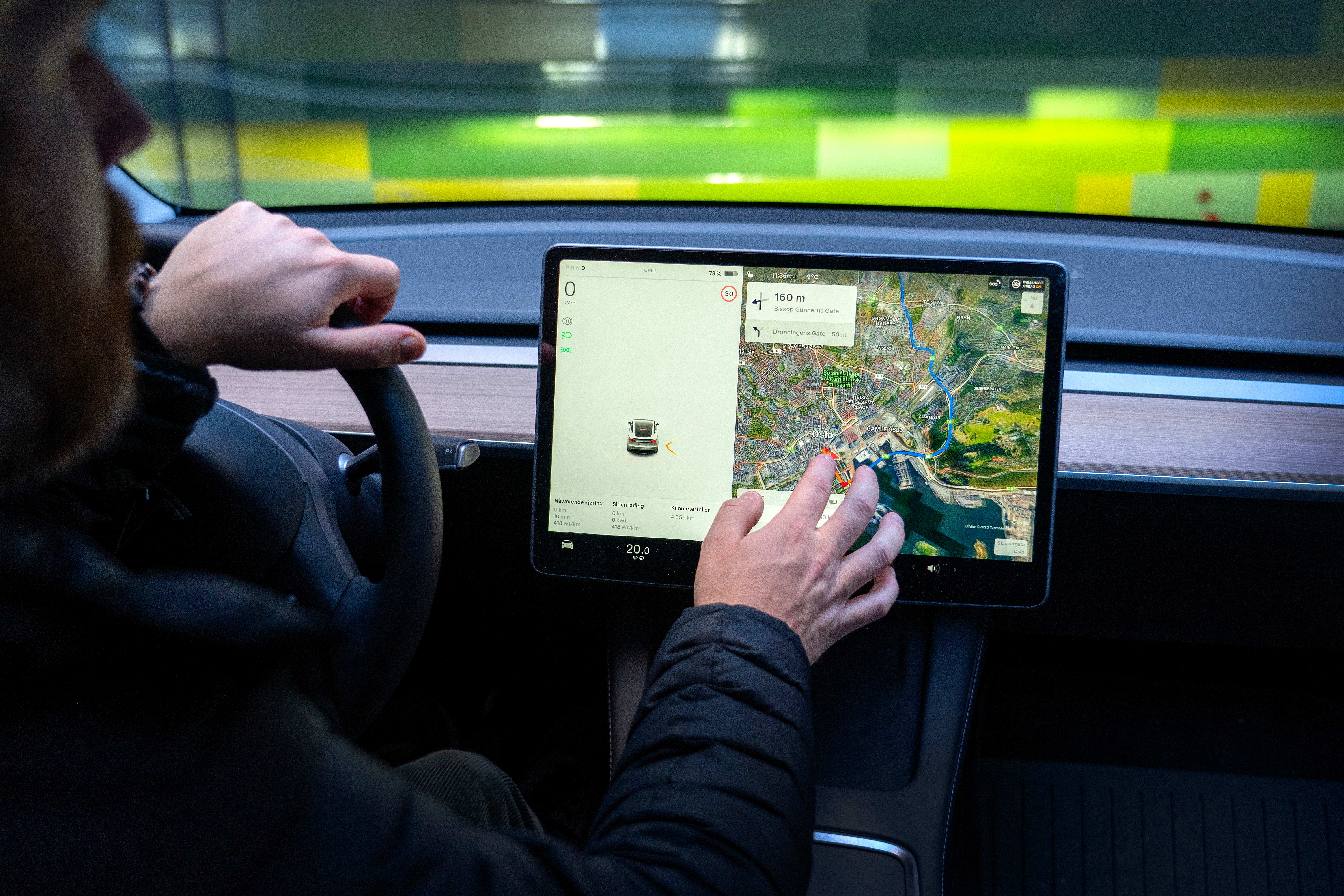 Trygg Trafikk: Skjermtasting i bil er farligere enn folk tror