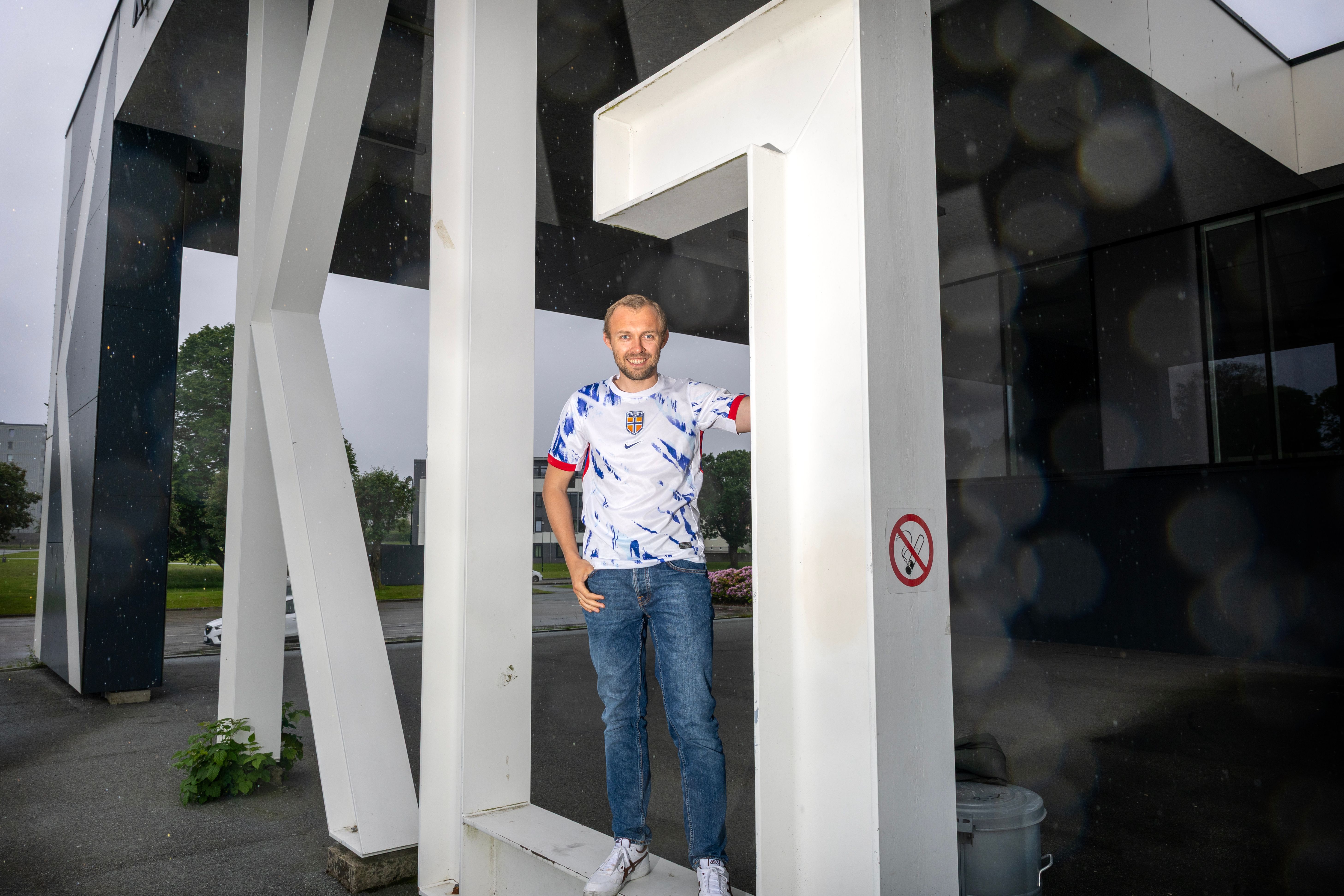 Da han spurte politikerne om de visste hvem VM-profilen var, ristet flere på hodet