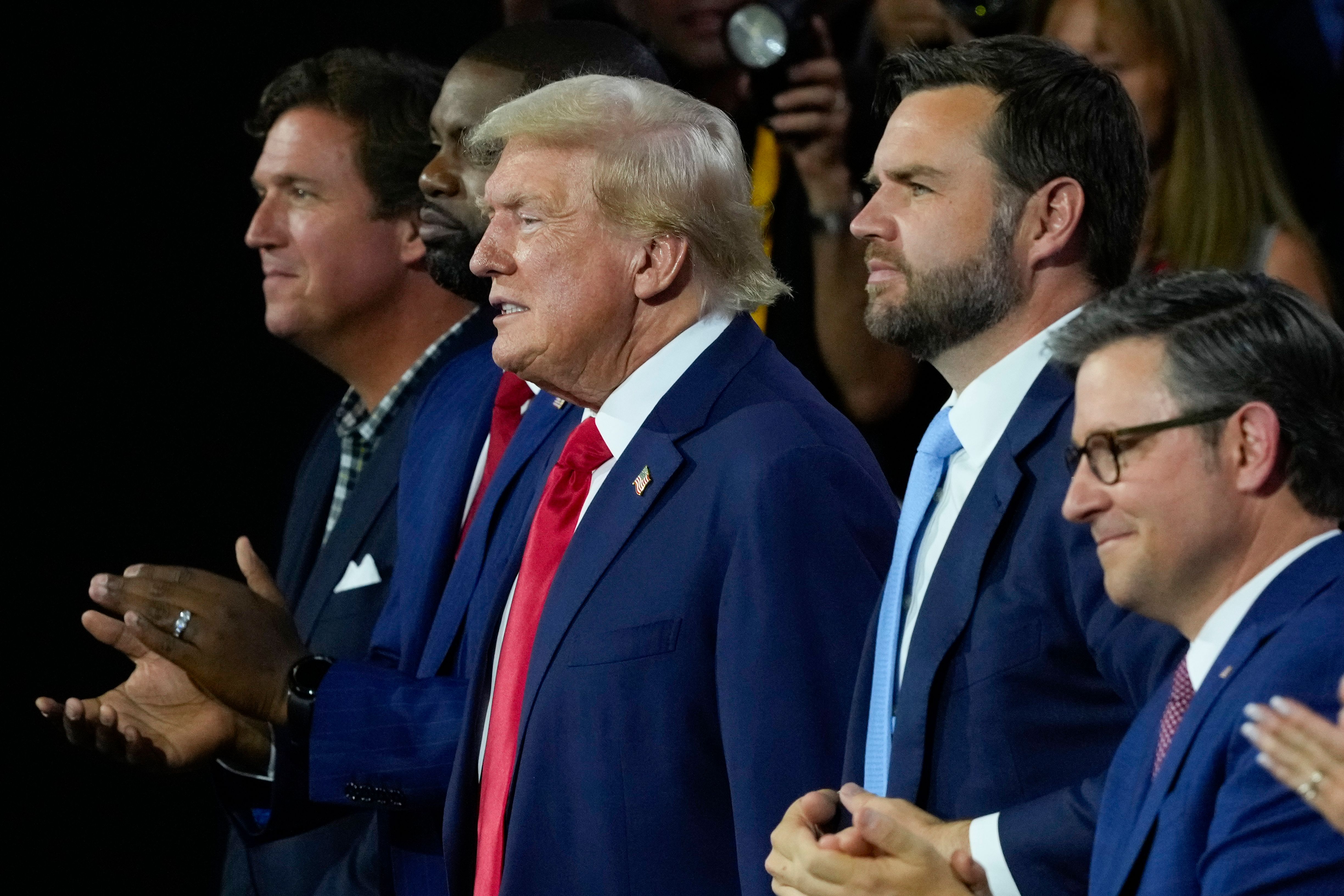 Tucker Carlson angrer på støtten til Trump: – Unnskyld - smp.no