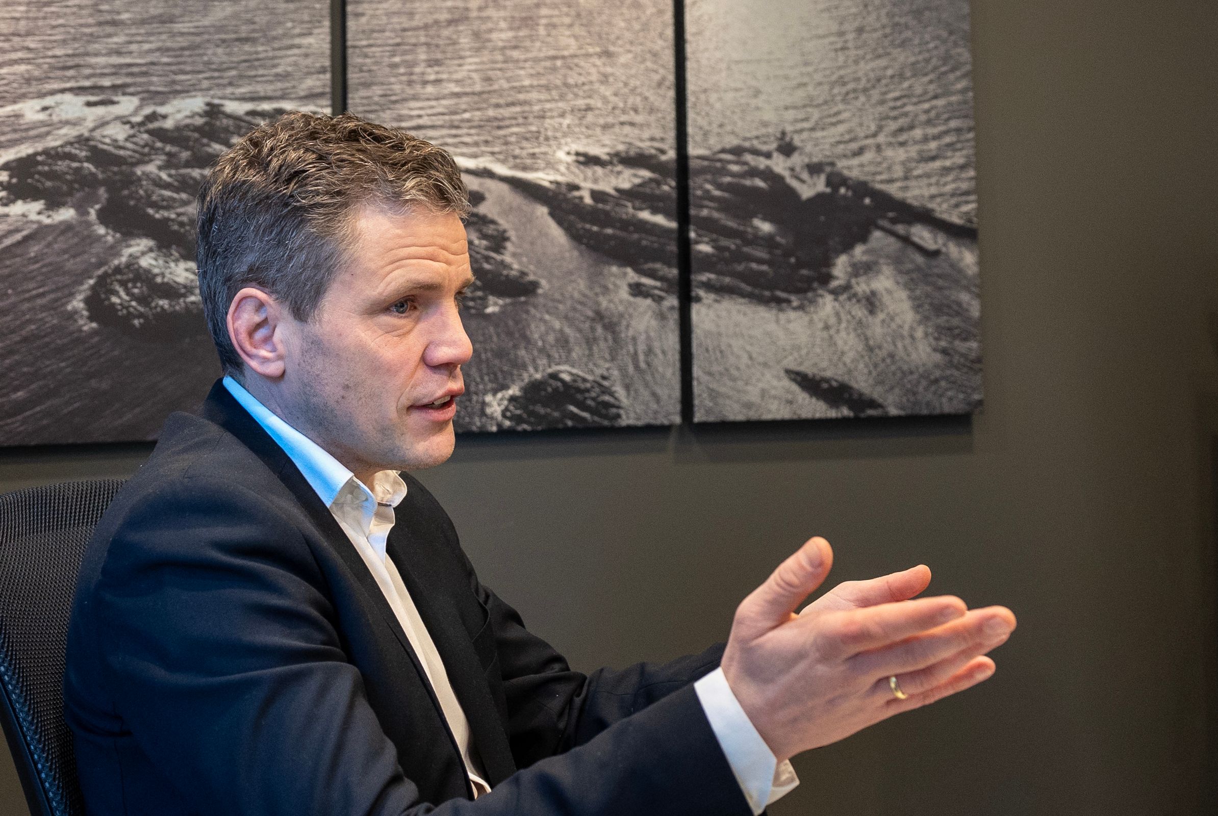 Har skremt nye ansatte med høye krav: – De jobber til sent på kvelden hver dag