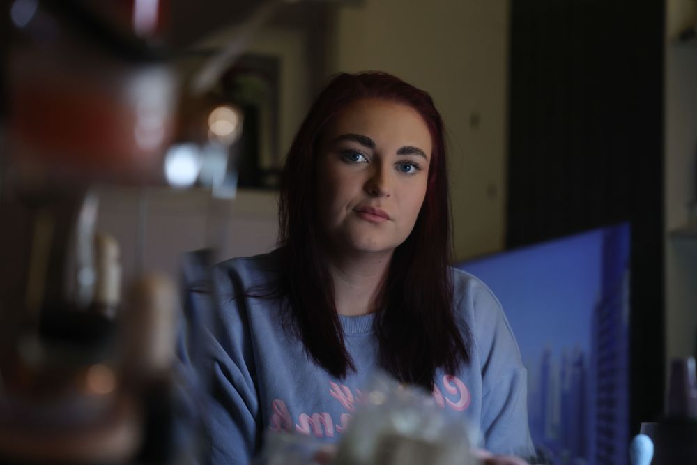 Vanja Kathrine Nilsen (28) har ofte intense magesmerter. Nå lanseres en ny måte å behandle irritabel tarm på