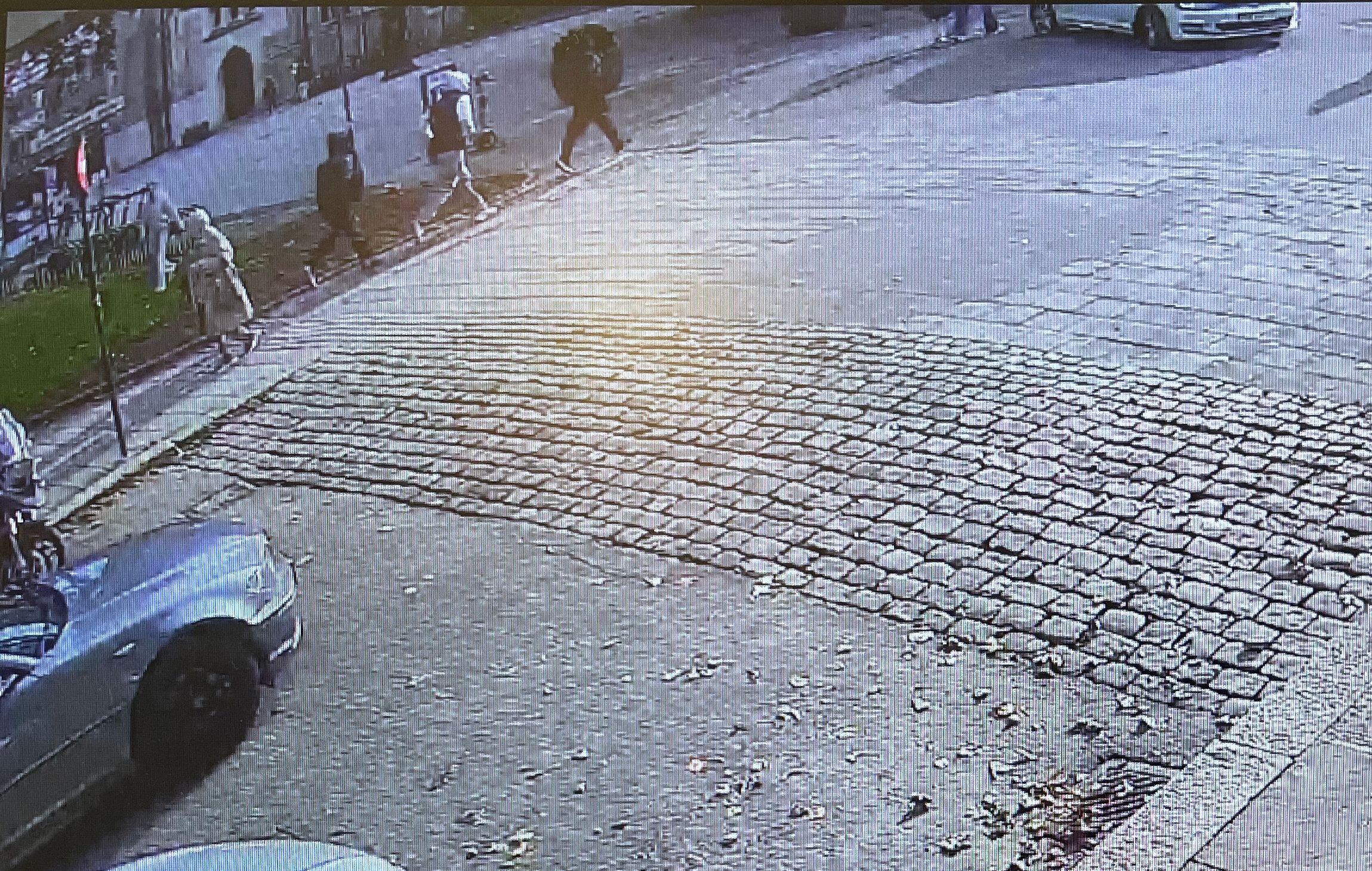 – Jeg måtte gi fra meg jakka, eller så ville jeg bli «stabba»