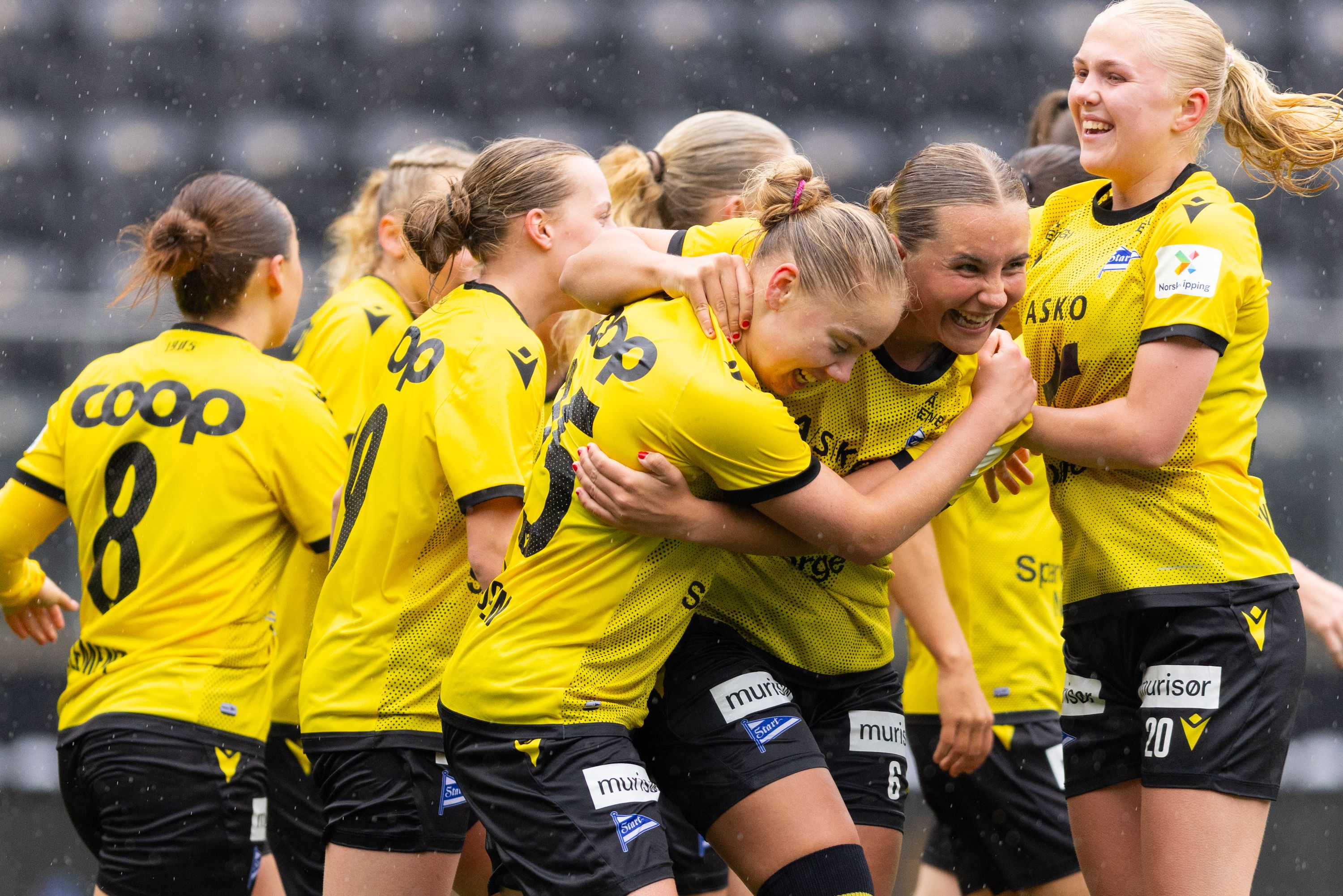Følg serieåpningen til Start Kvinner