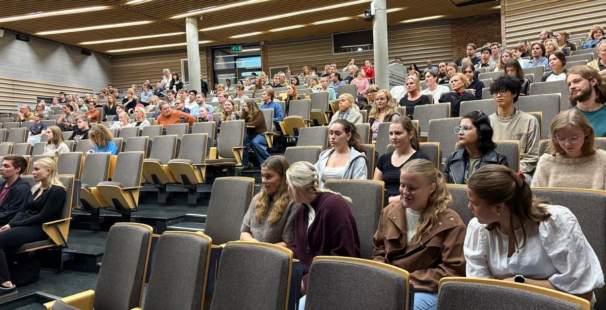 Har fri fra under­visningen