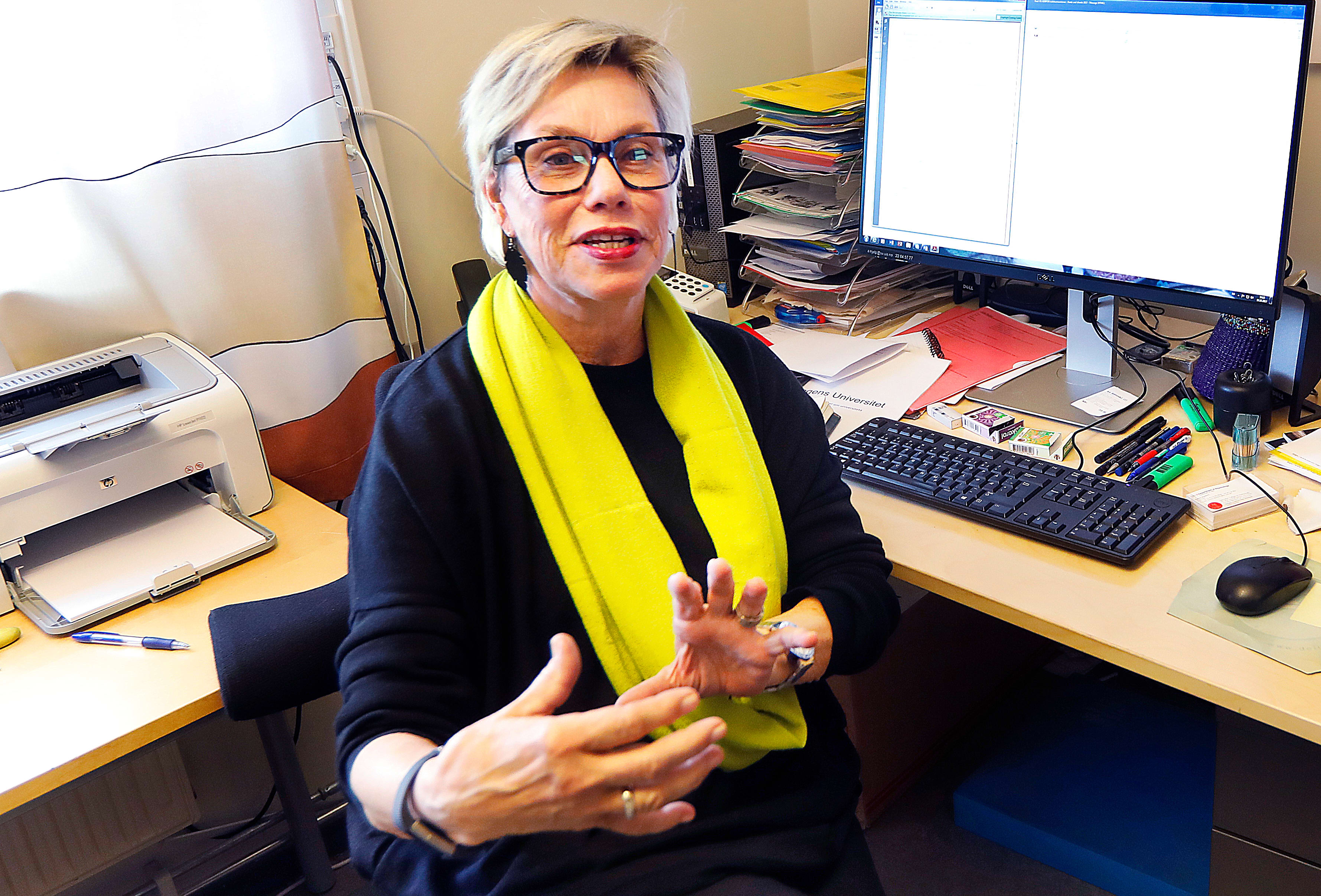 – Hvor­dan møte kolle­ger som ble for fulle på jule­bor­det? Profes­sor gir én klar advar­sel.