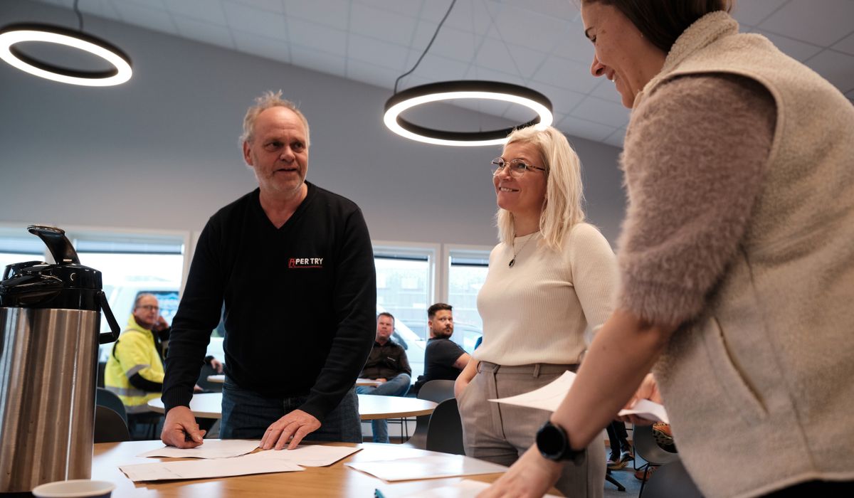 Her signeres papirene: – En kjempestor dag for oss