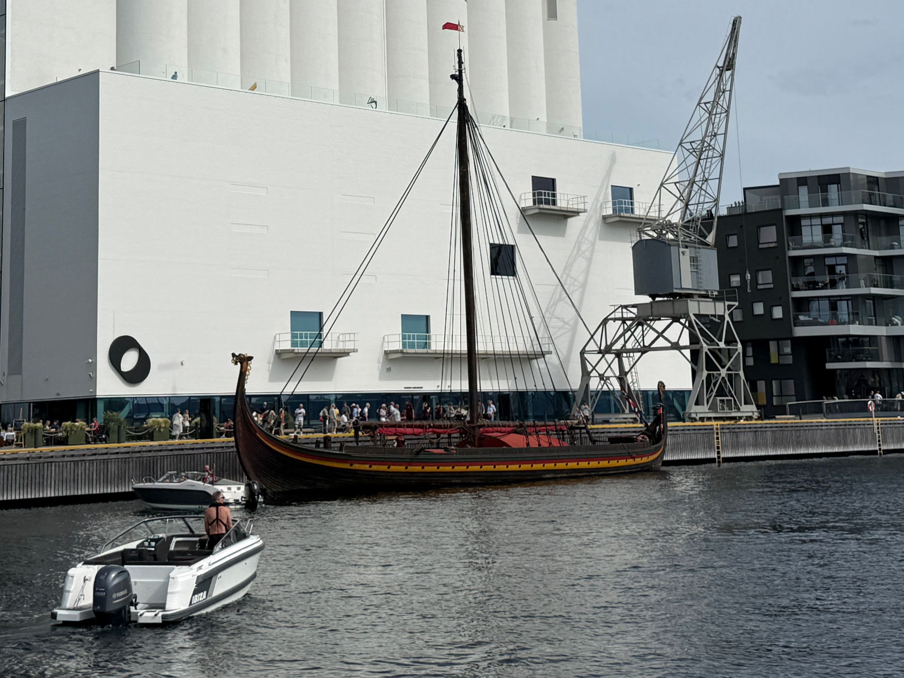 Viking­skip la til kai i Kristian­sand