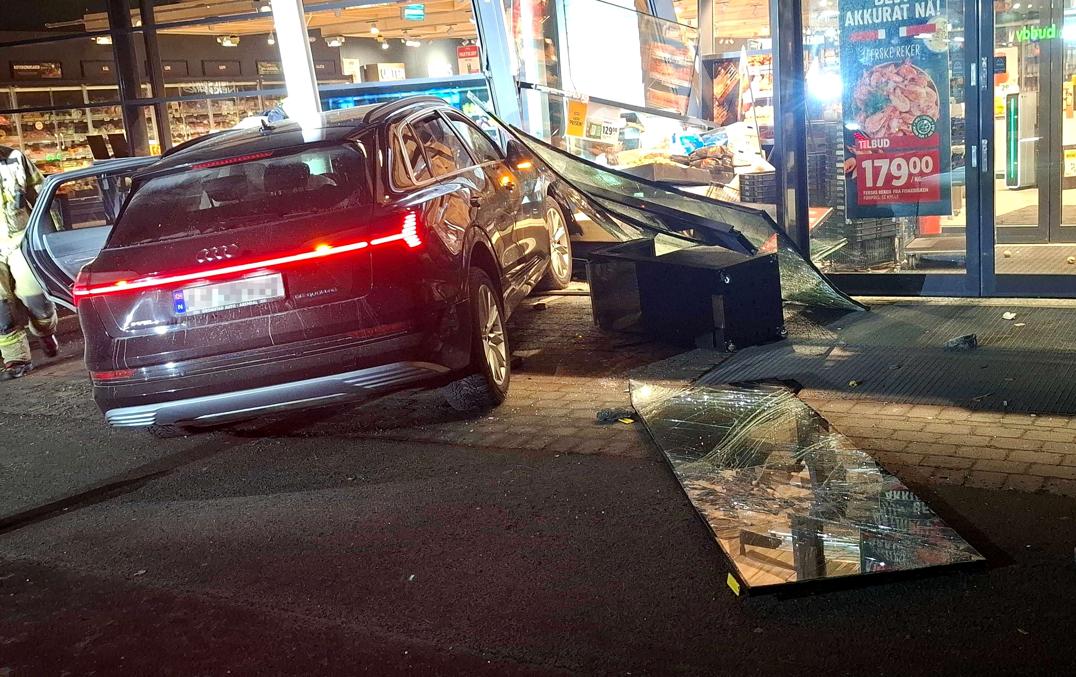 Krasjet i butikk – hadde over to i promille