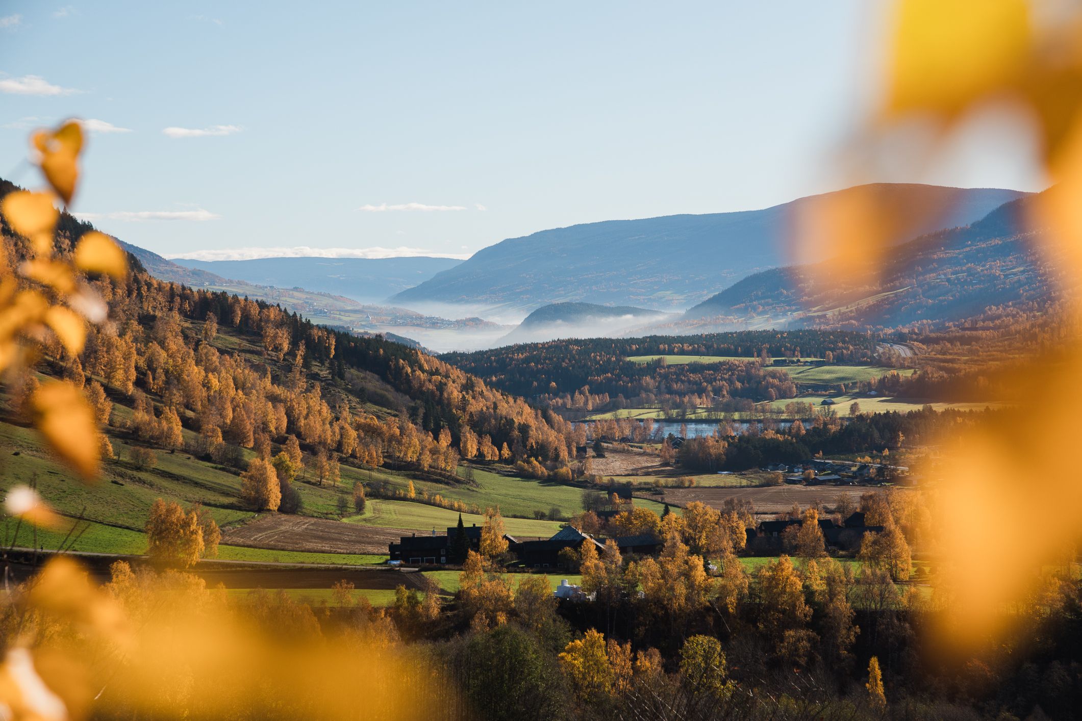 Fint høstvær i Midtdalen – og vinter på fjellet - dolen.no