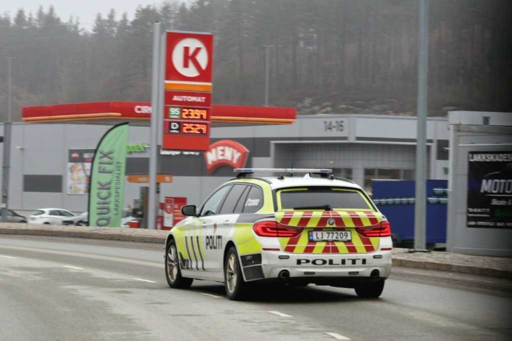Tatt med mobil bak rattet - anmeldt - agderposten.no