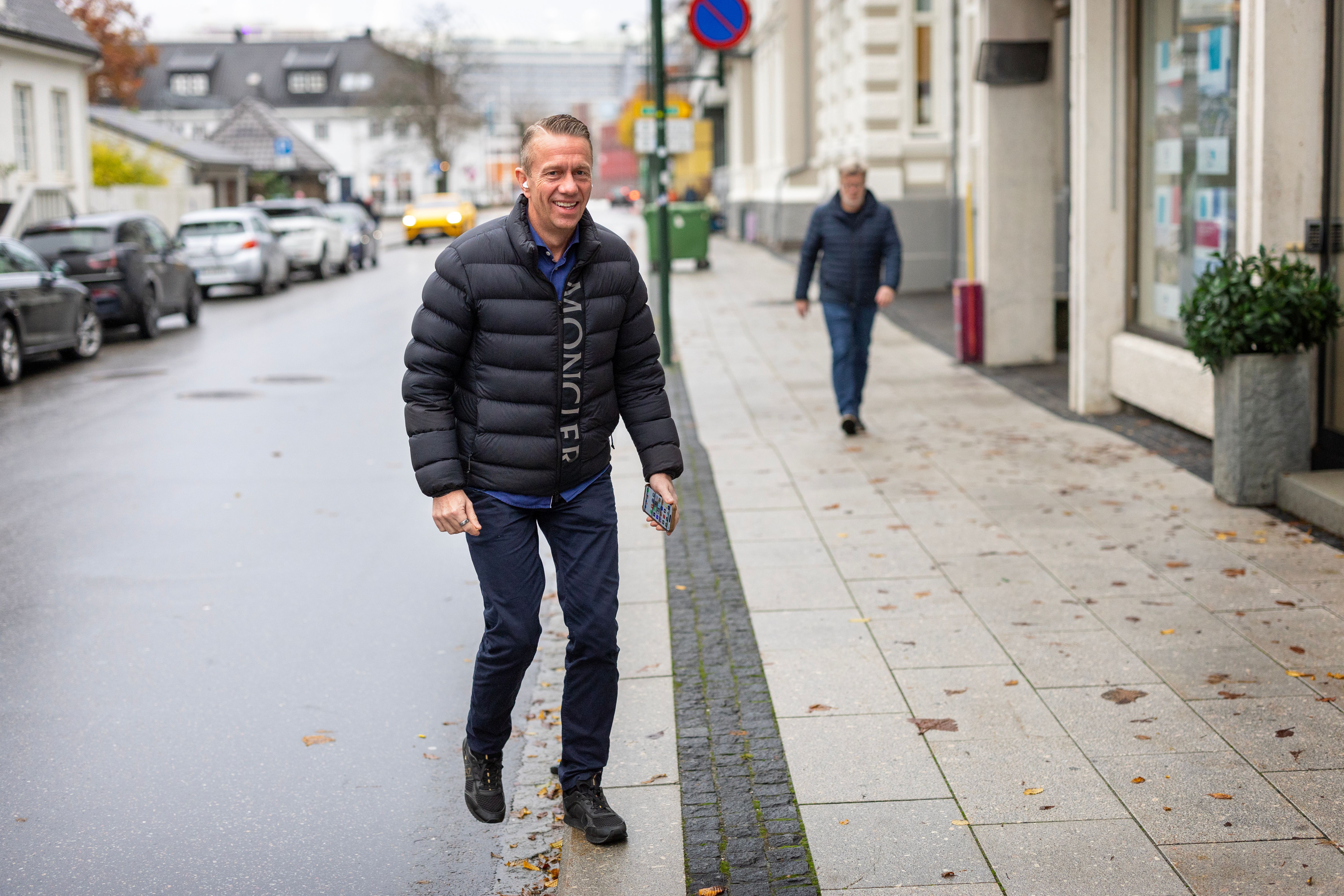 Har inngått forlik etter puppe­bilde­strid