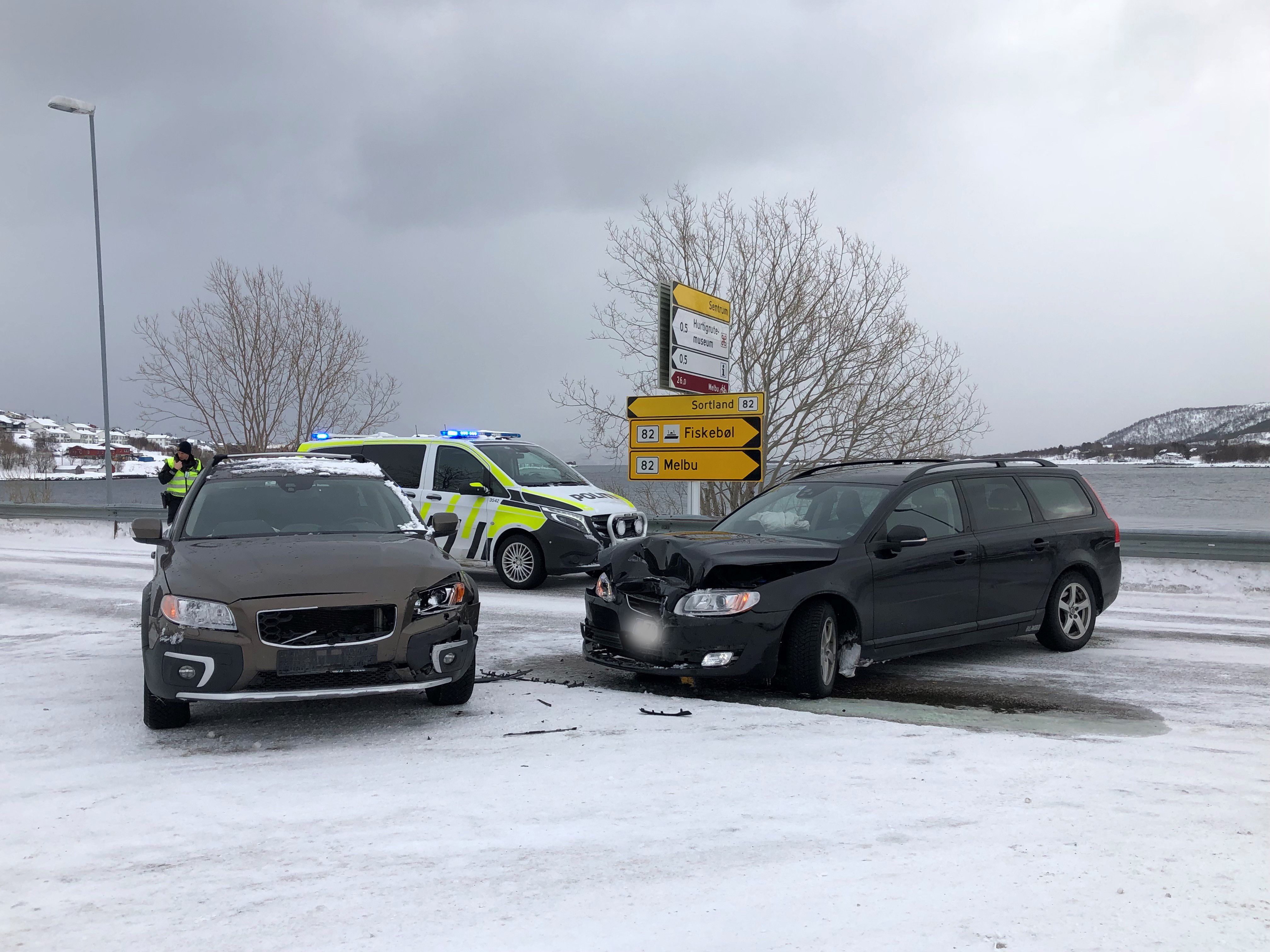 Trafikkulykke På Stokmarknes, Veien Stengt - Vol.no