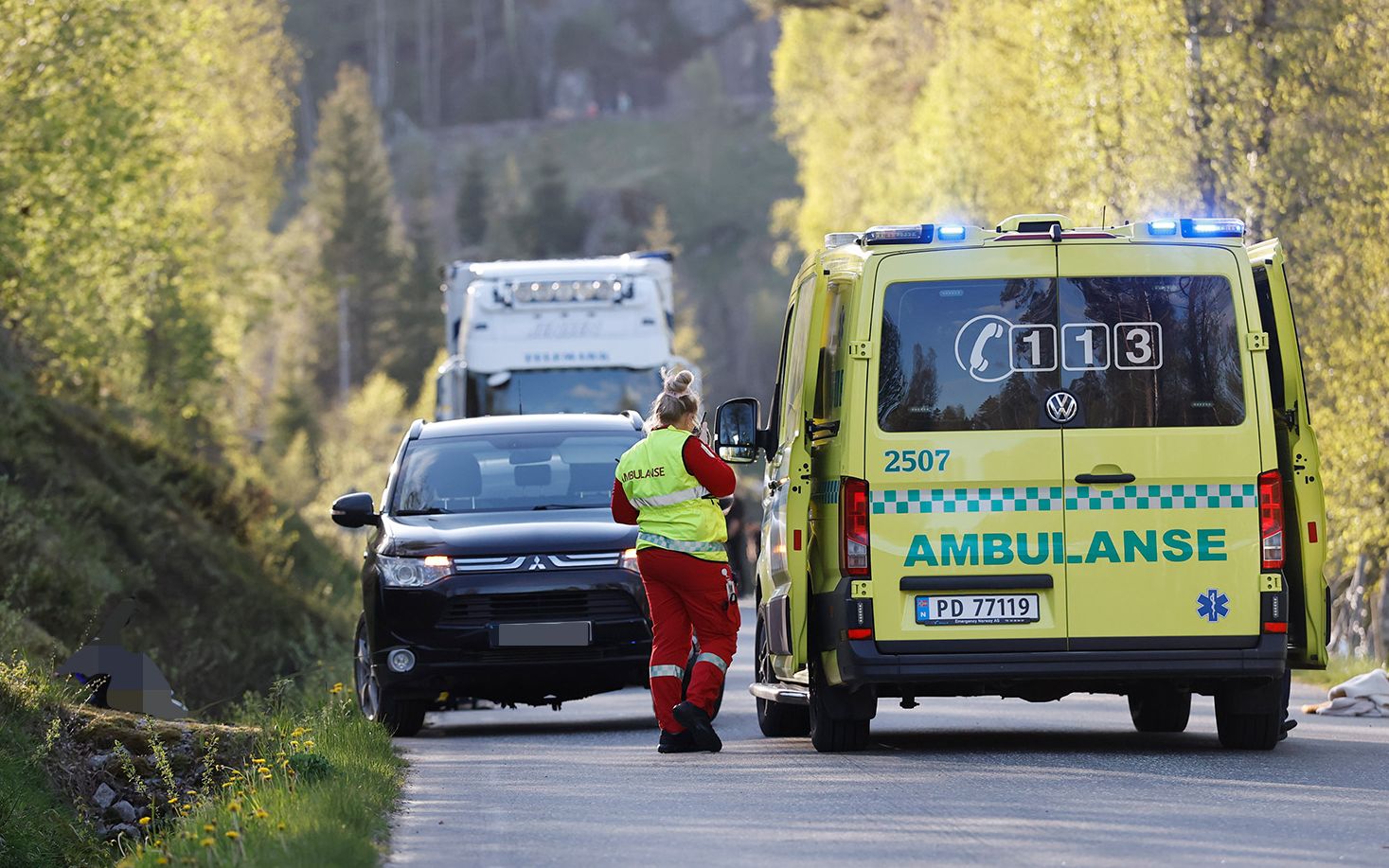 Tenåring til syke­hus etter moped­ulykke