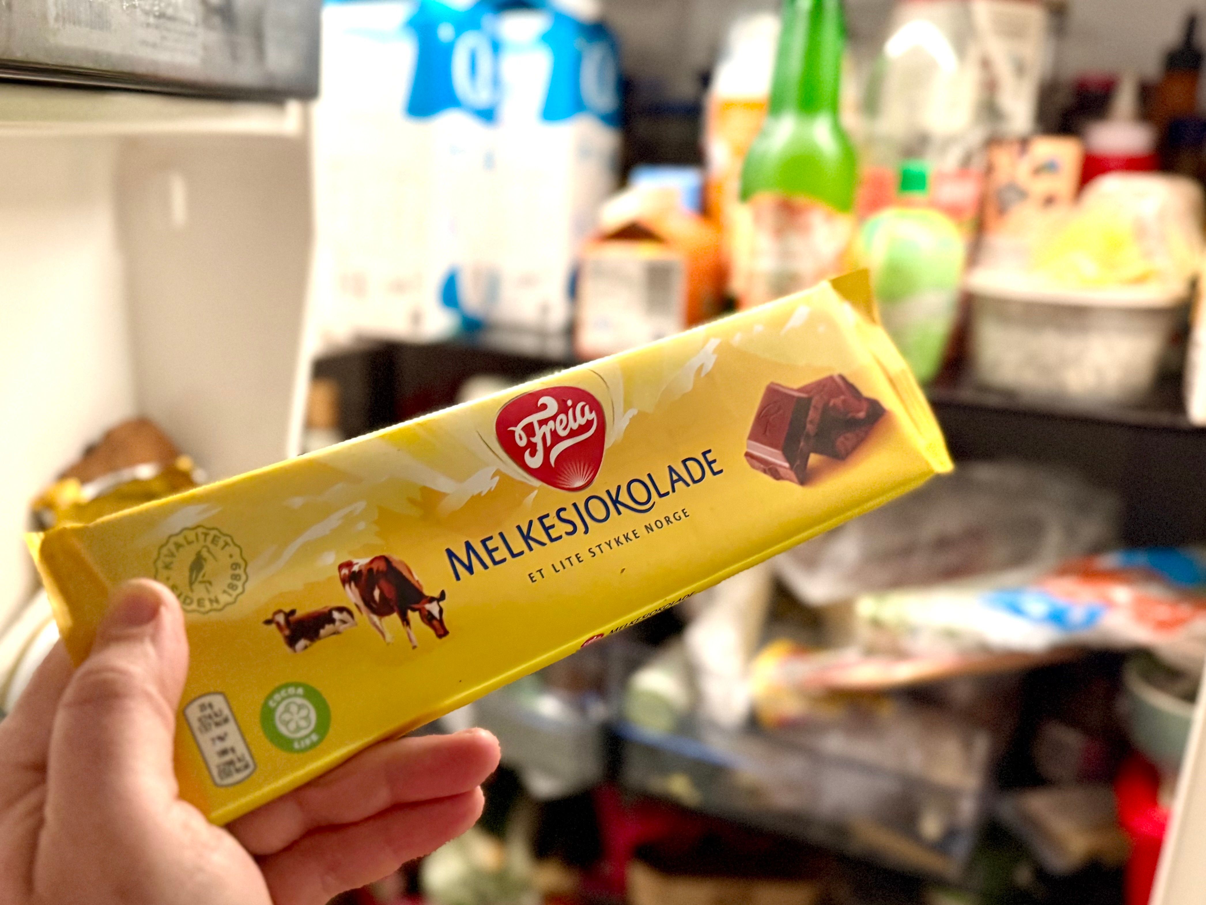 Vi kranglet om kald eller romtemperert sjokolade – eksperten og Mattilsynet er overraskende enige.