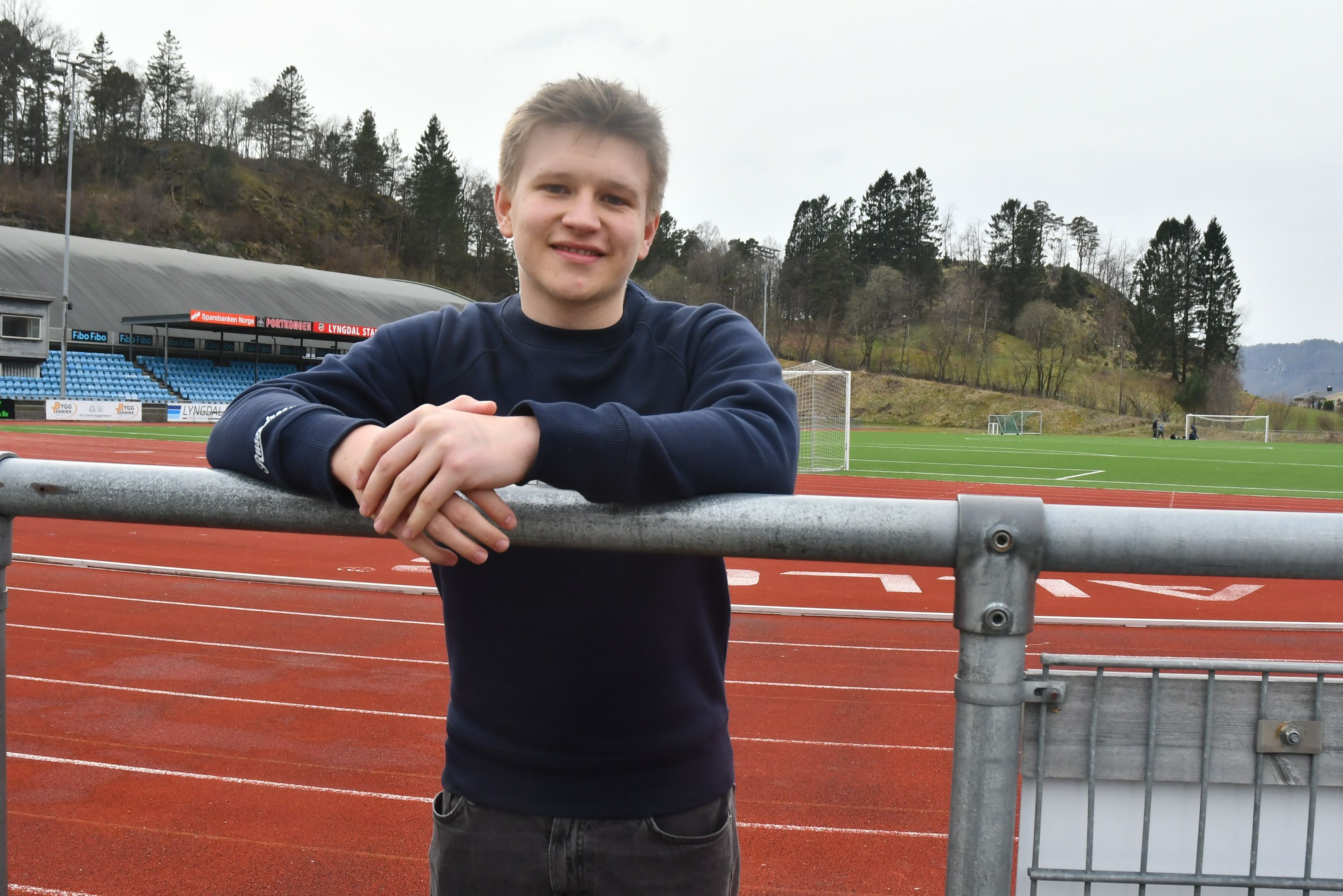 Fyller Lyngdal stadion med russ