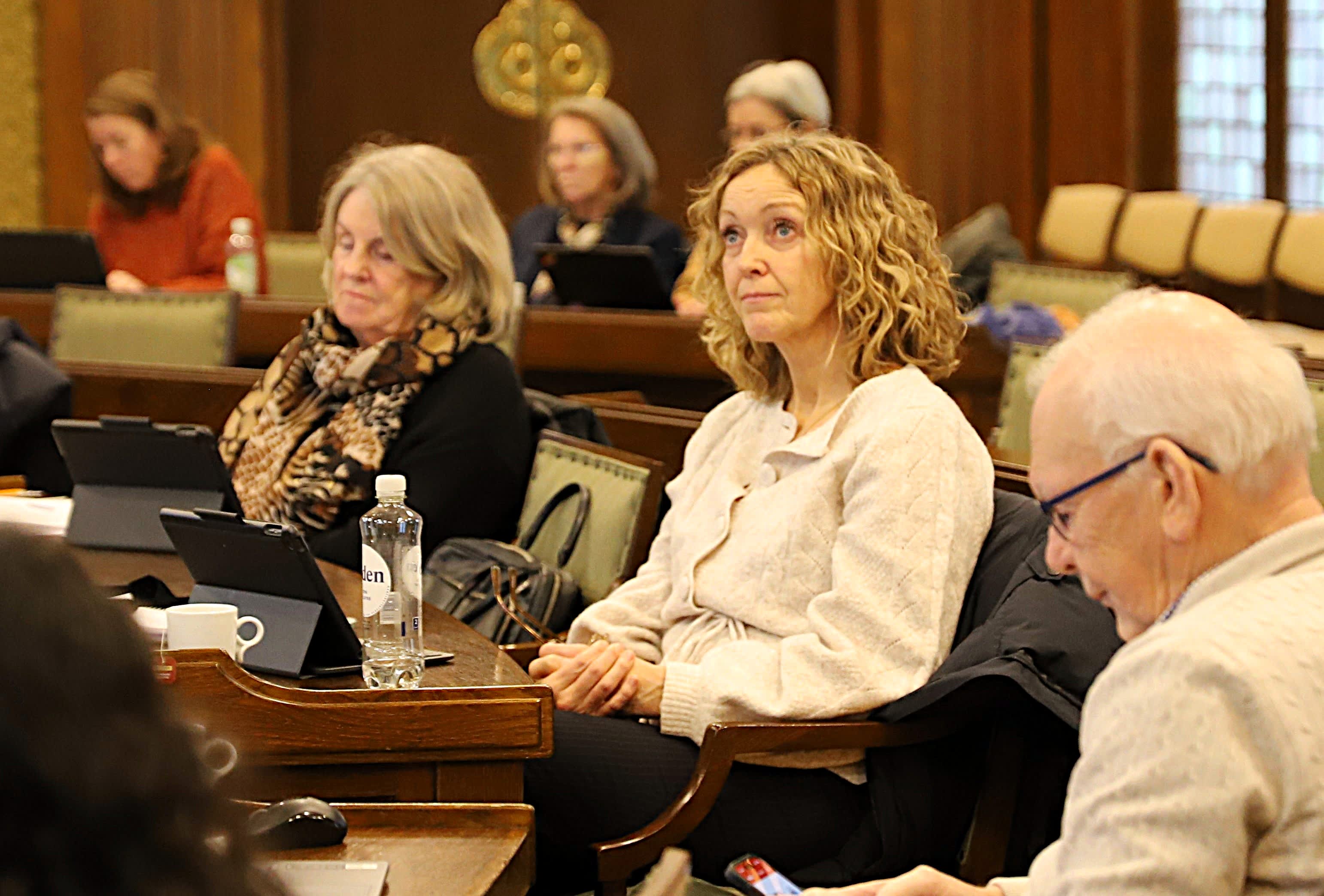 Rykende uenige: – Vi må ta en fot i bakken