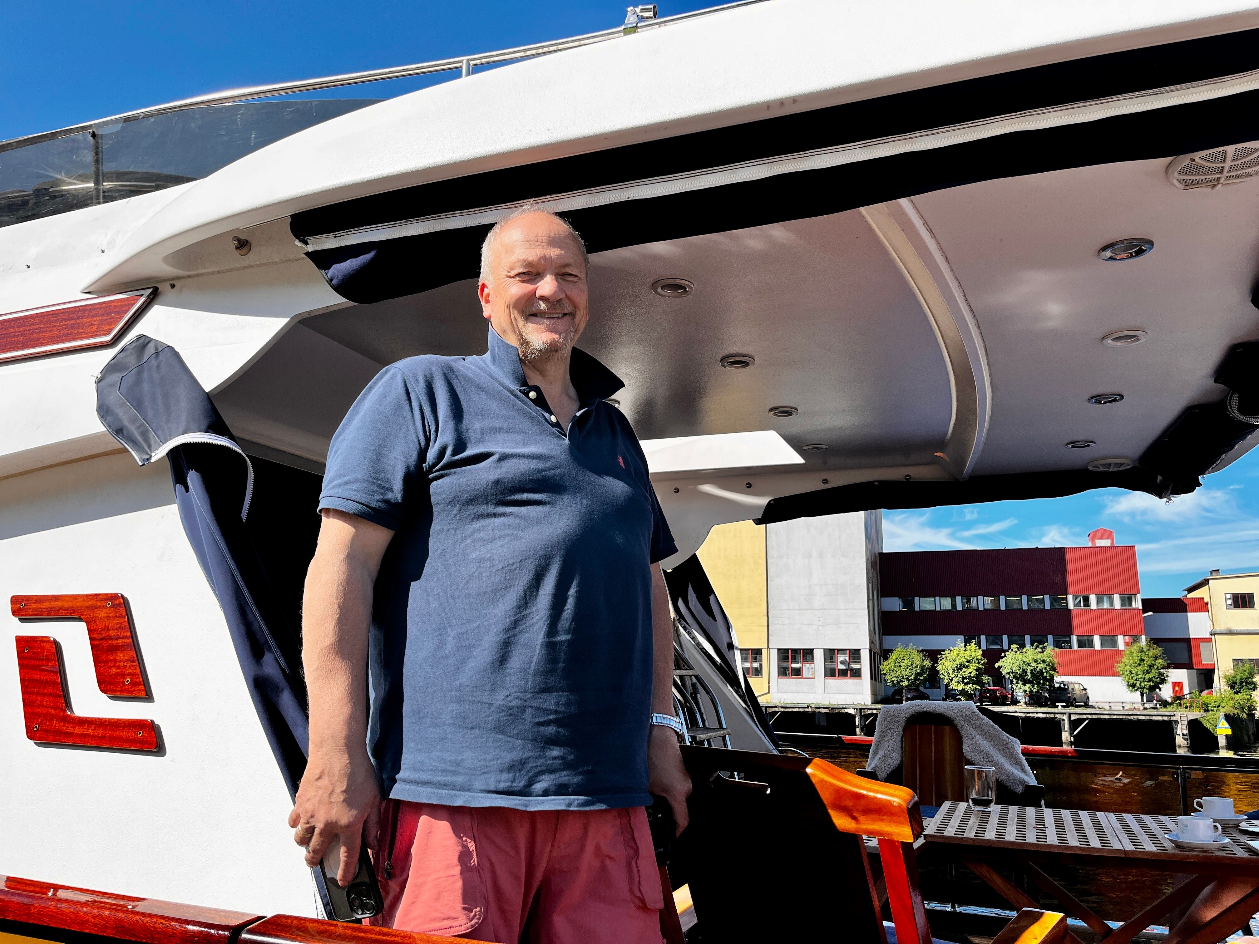 Geir tilbringer hele ferien i båten: – Trives med det - varden.no