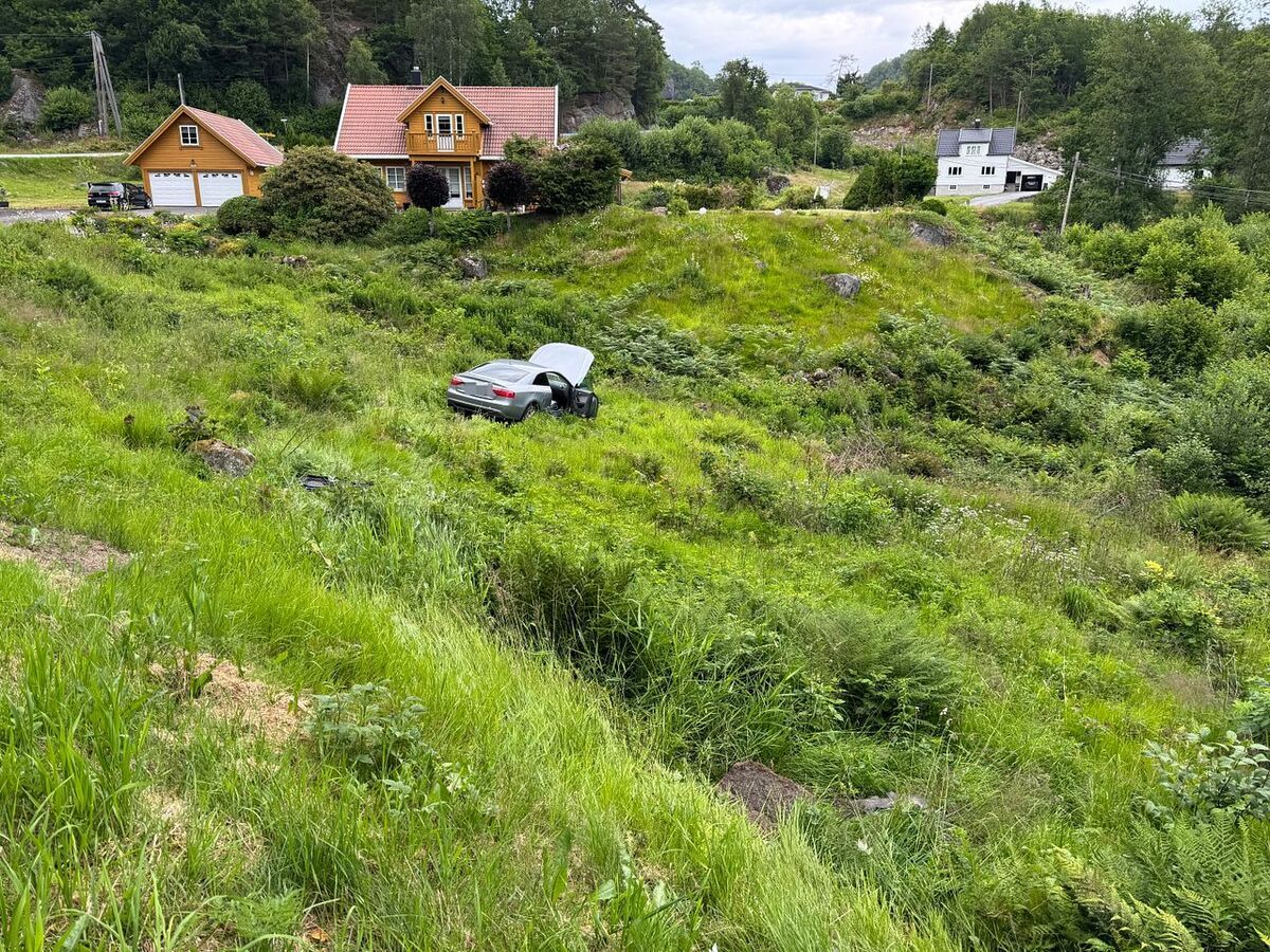 18-åring må klare seg uten fører­kort etter utfor­kjøring – nekter straff­skyld