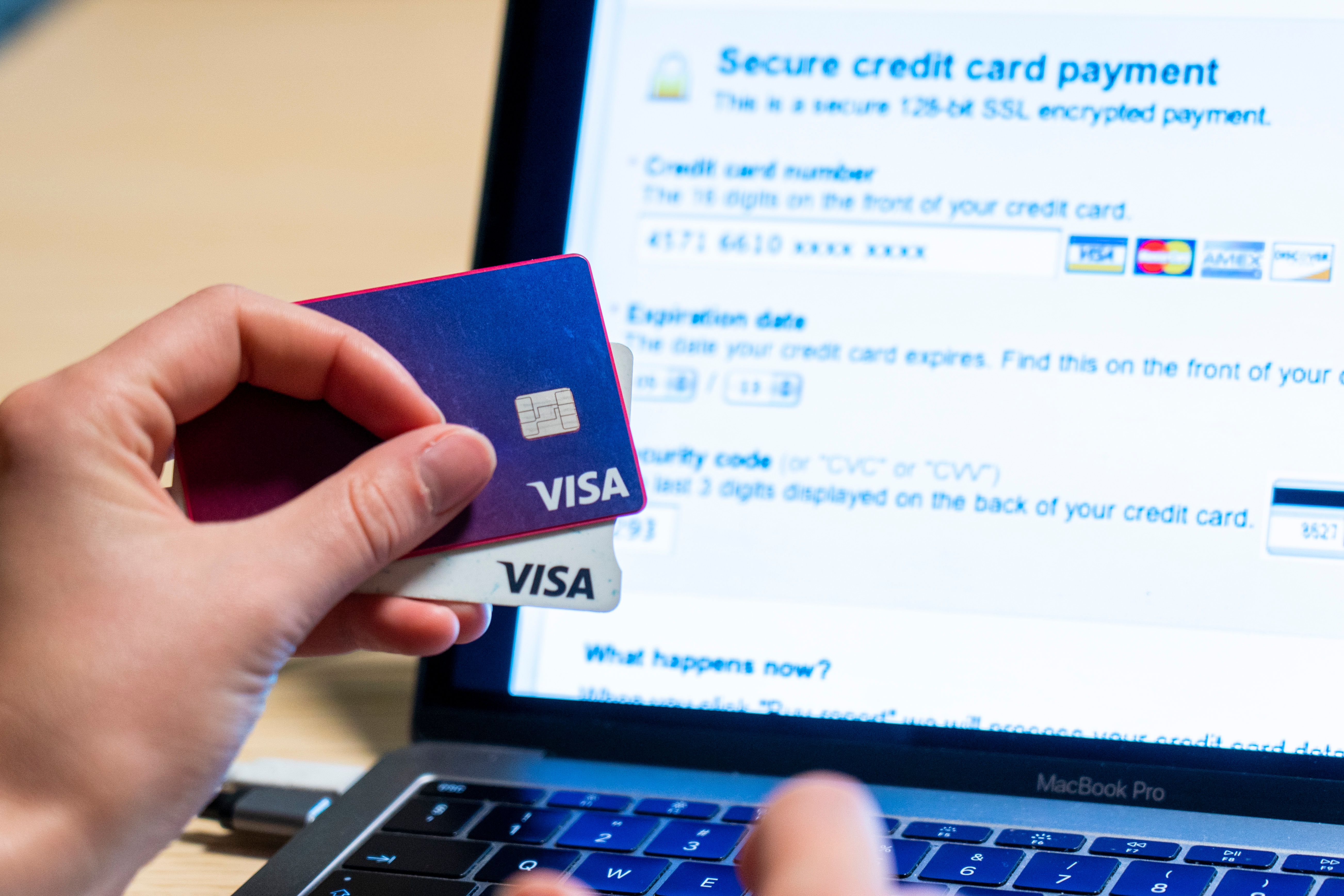 Advarer mot svindel i shopping­høyti­dene