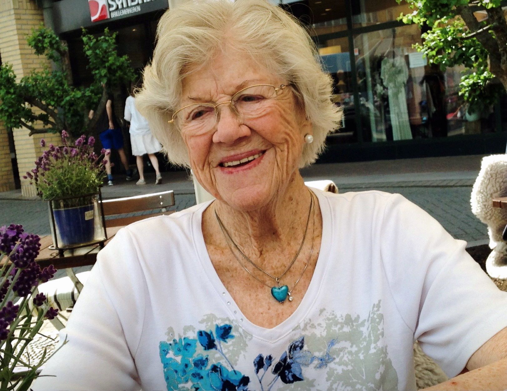 Aslaug Blakset Røgden, Bærum, fyller 100 år.