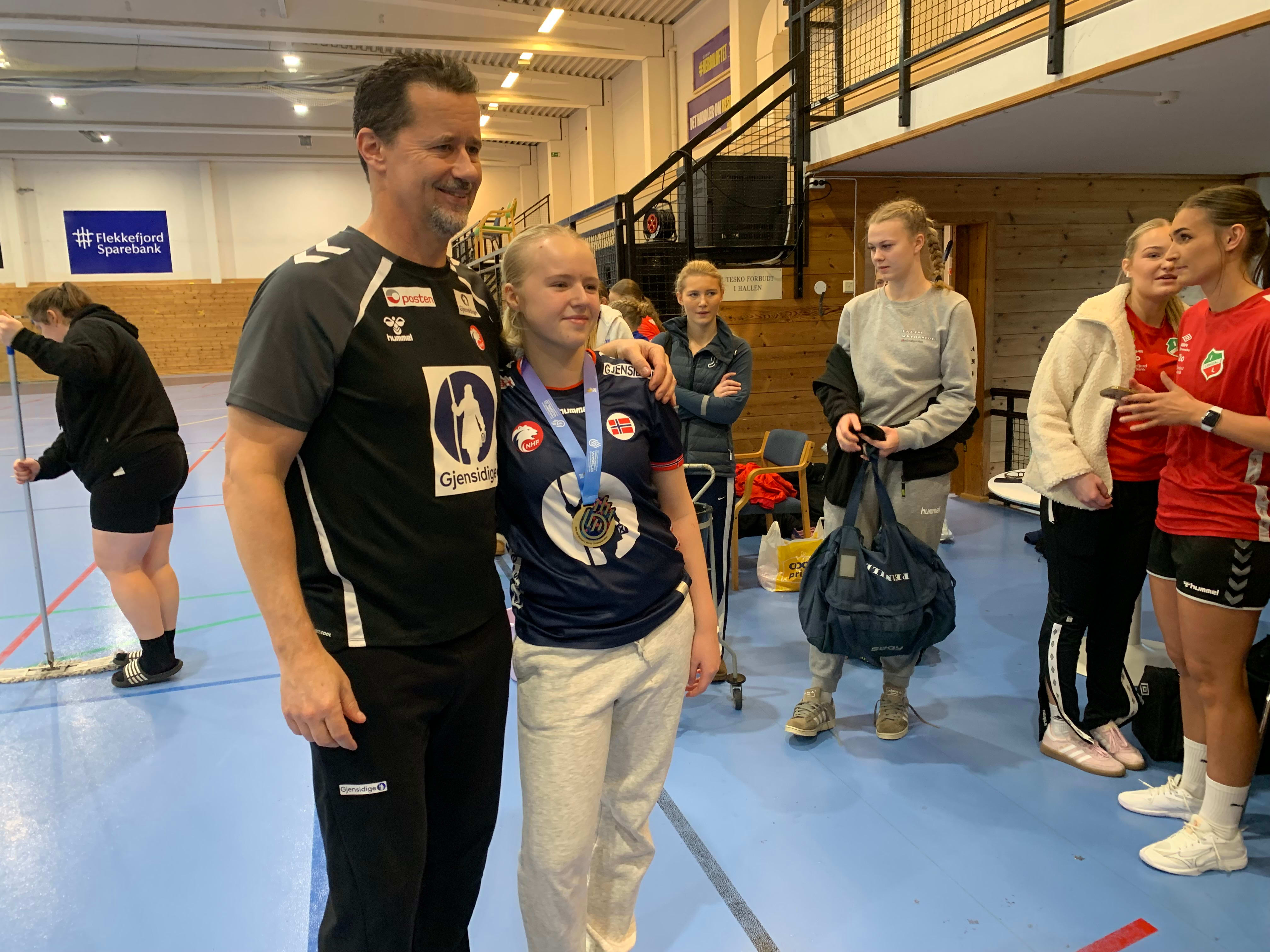 Verdensmester-treneren ledet Lyngdal-trening: – Var kjempegøy å få oppleve det