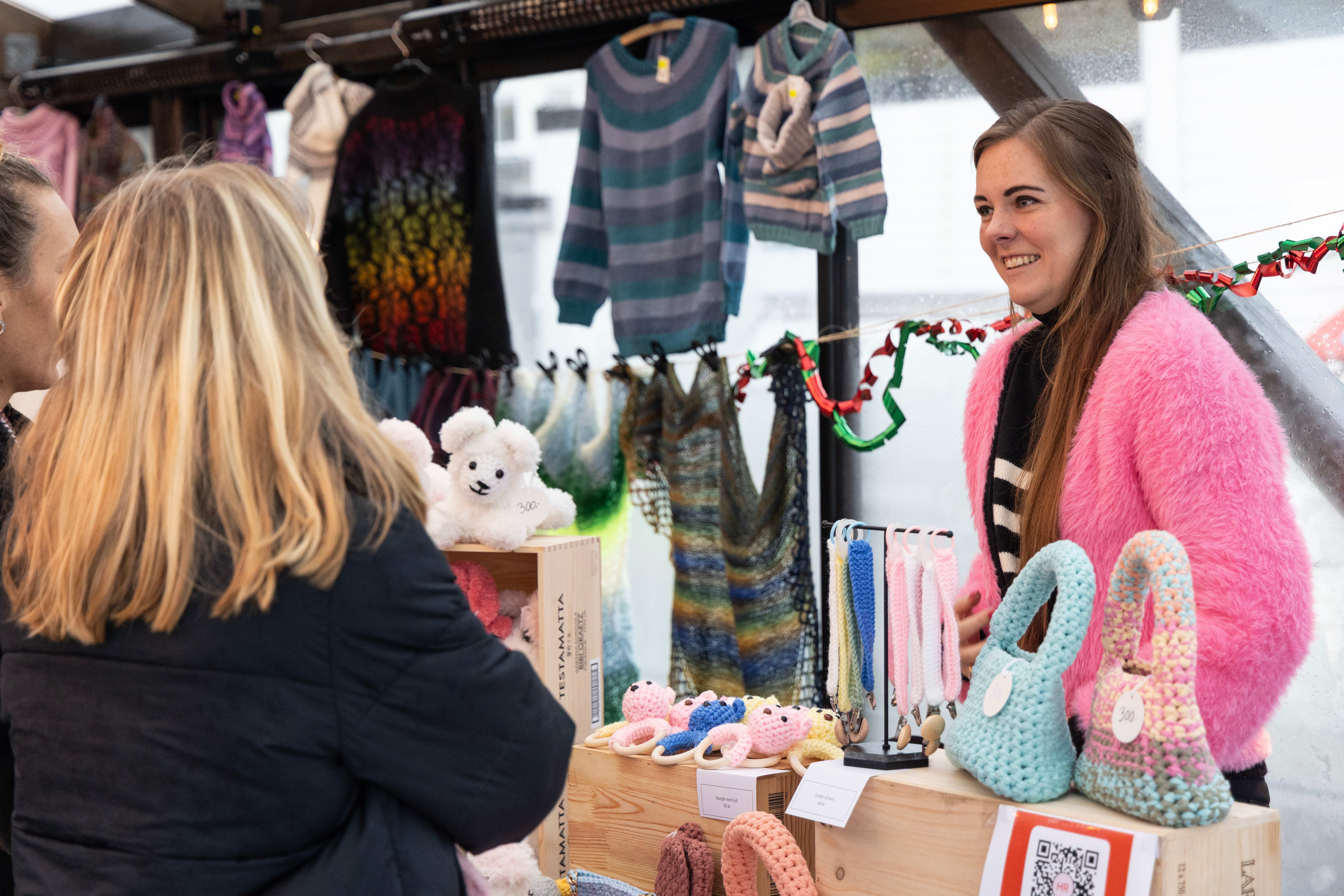 – Det går en del timer, men det er noe som gir meg energi