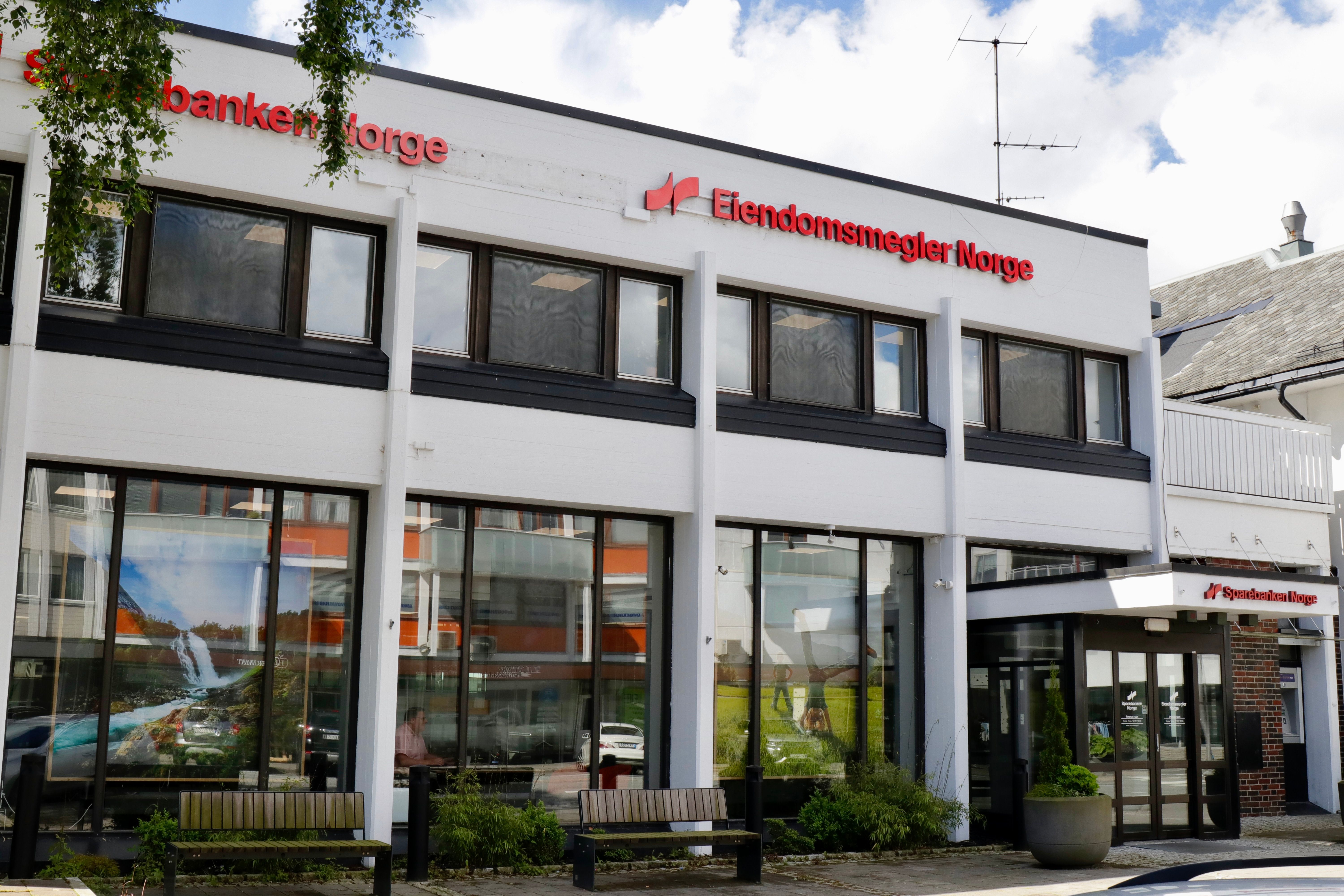 Sparebank kutter nærmere 120 årsverk
