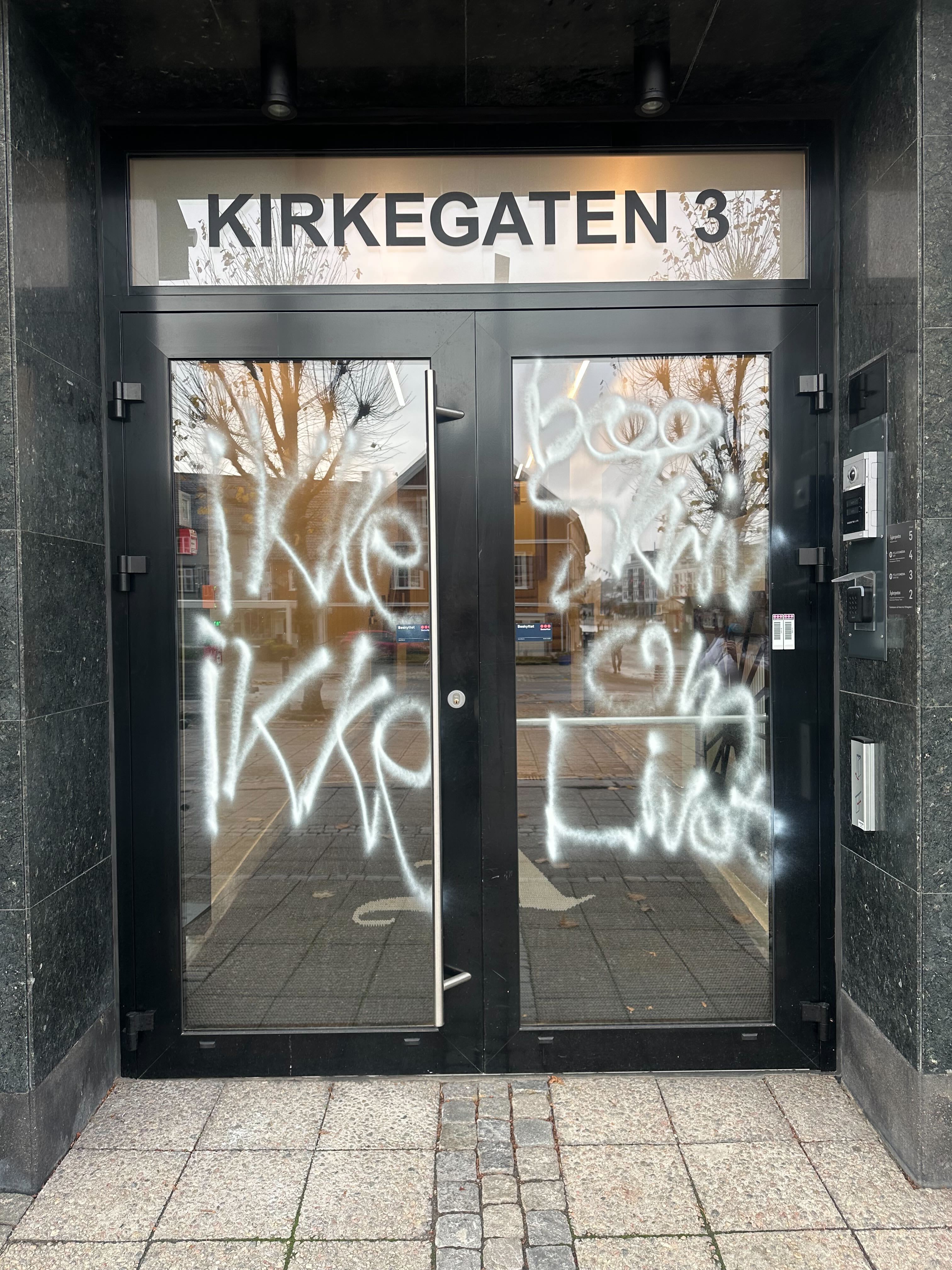 Avis utsatt for hærverk: – Uholdbar oppførsel