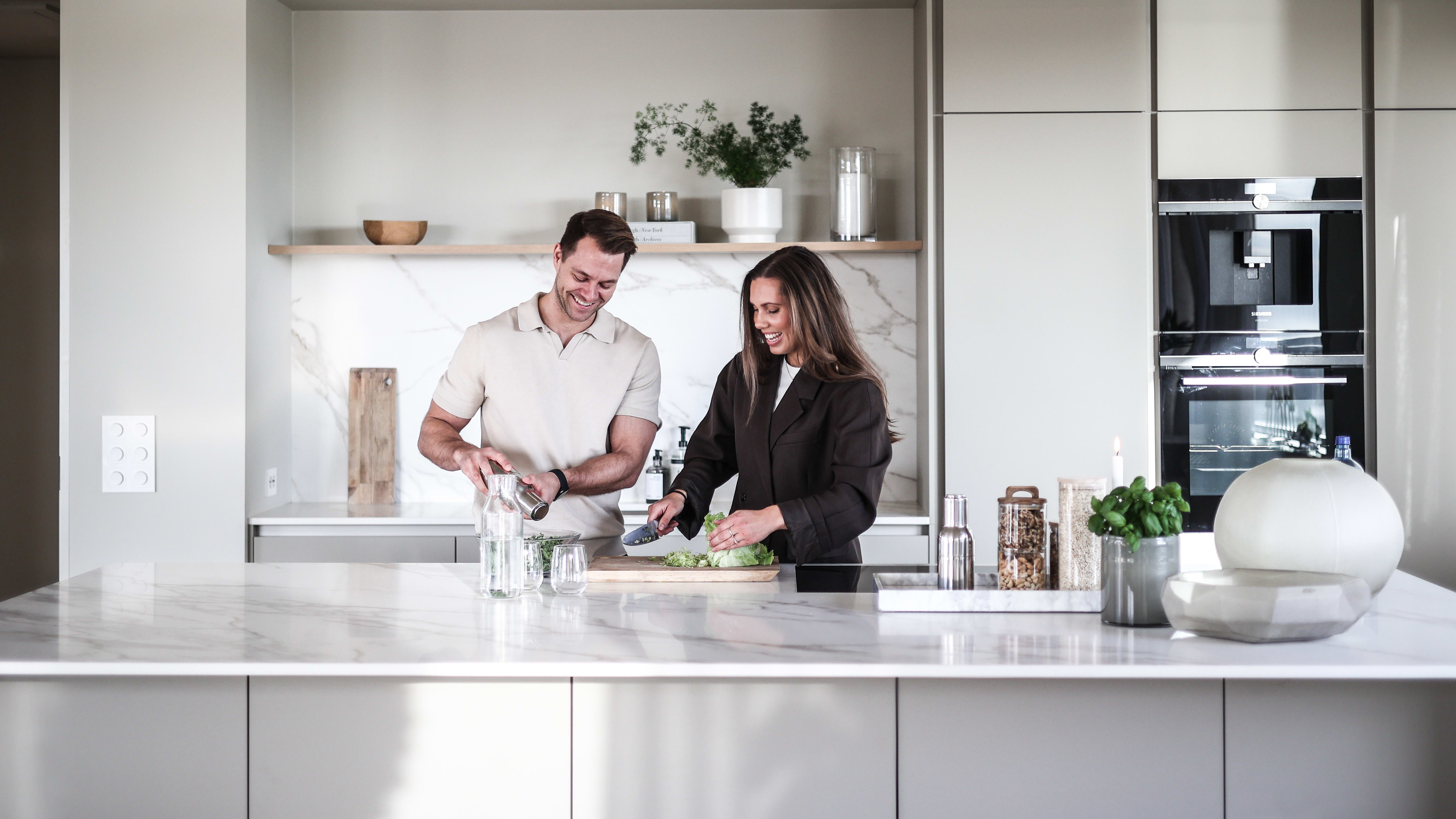 Møttes på festival. Nå har de bygget hus sammen.
