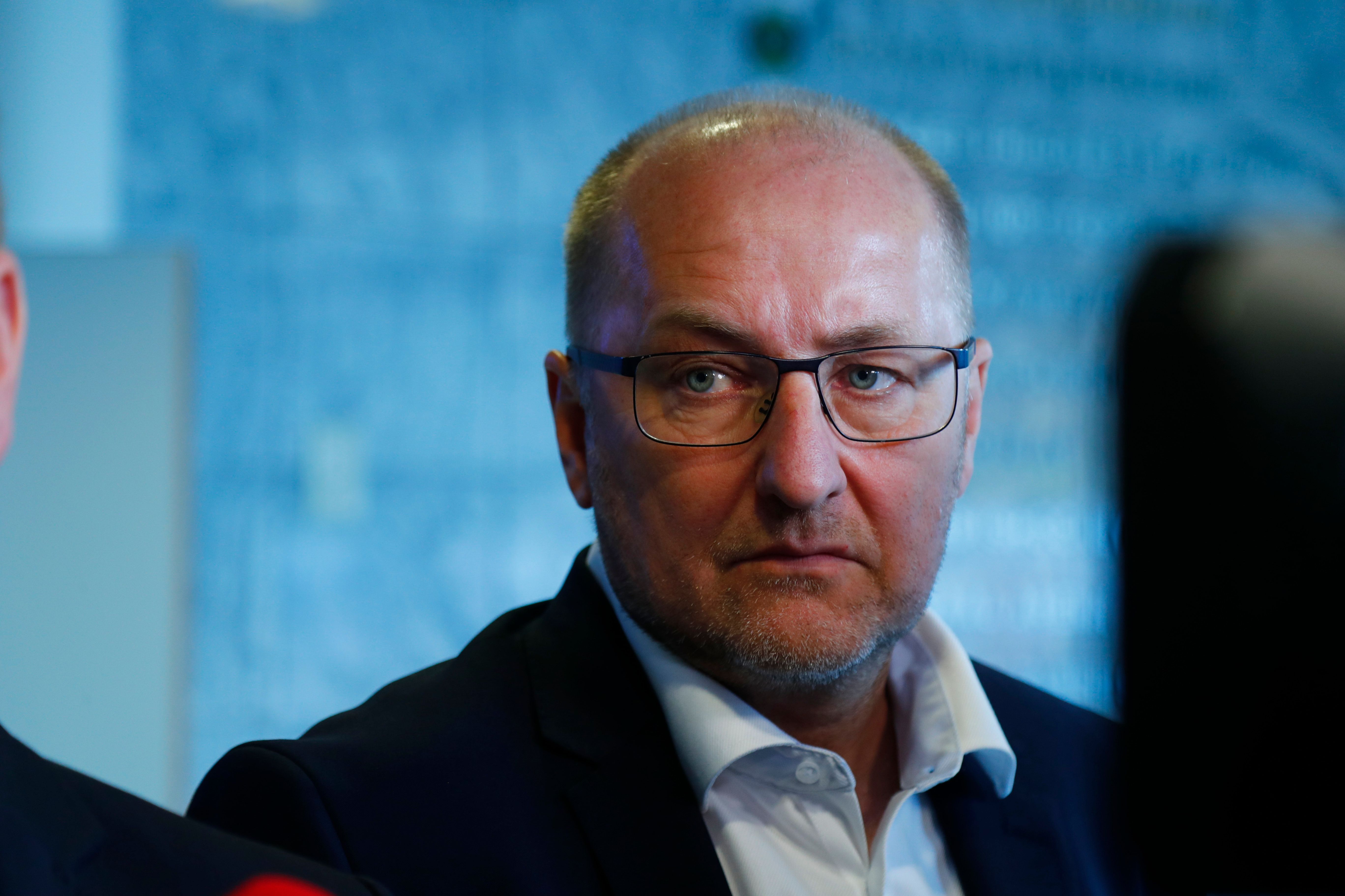 – Dvergsnes og Høllen må ta ansvar for å løse dette