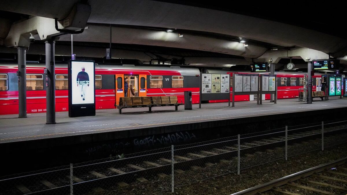 Oslo S stenger for all togtrafikk i helgen