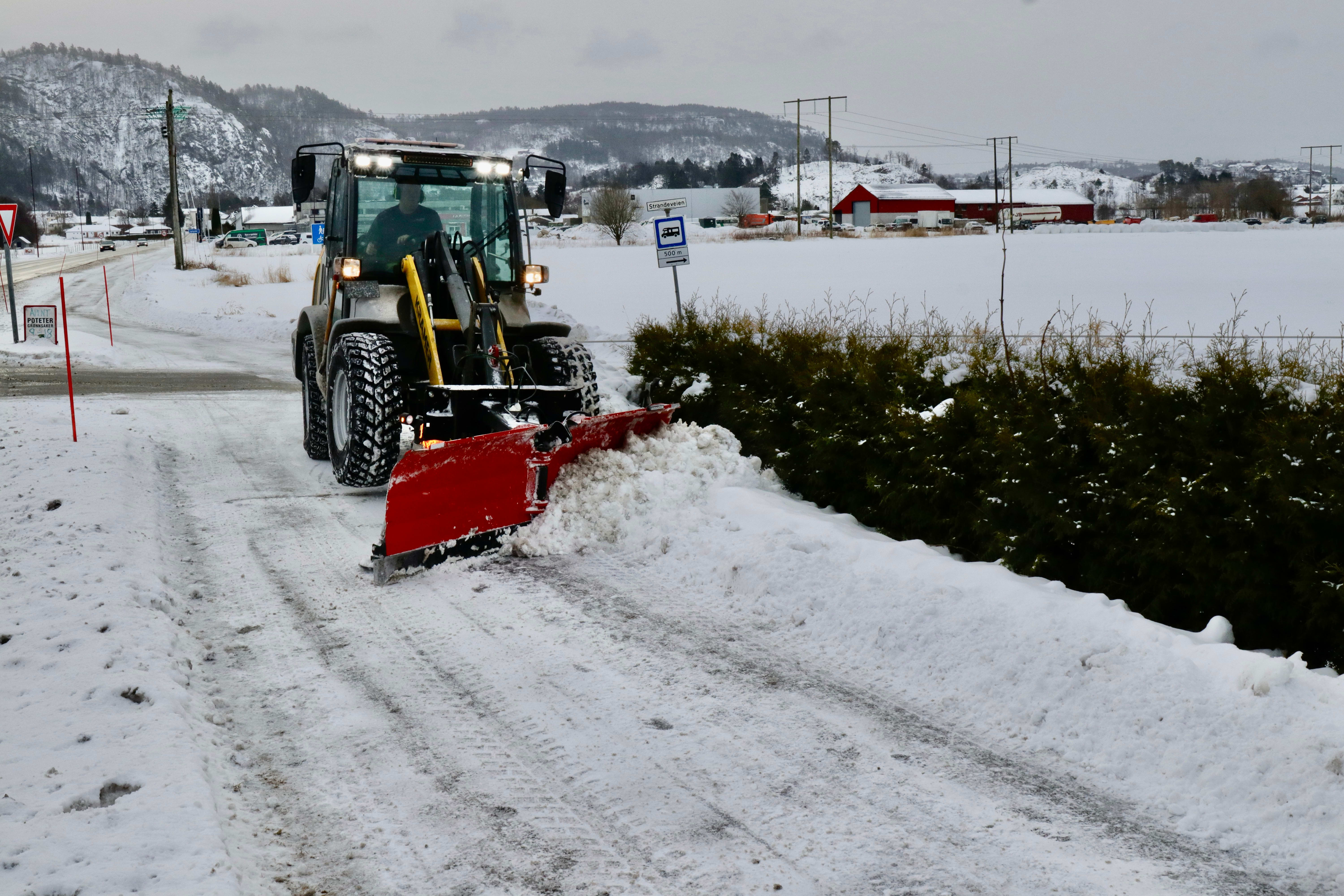 Må ta grep etter snøfall: – Det ble en mer snørik vinter enn vi håpet på da budsjettet ble lagt